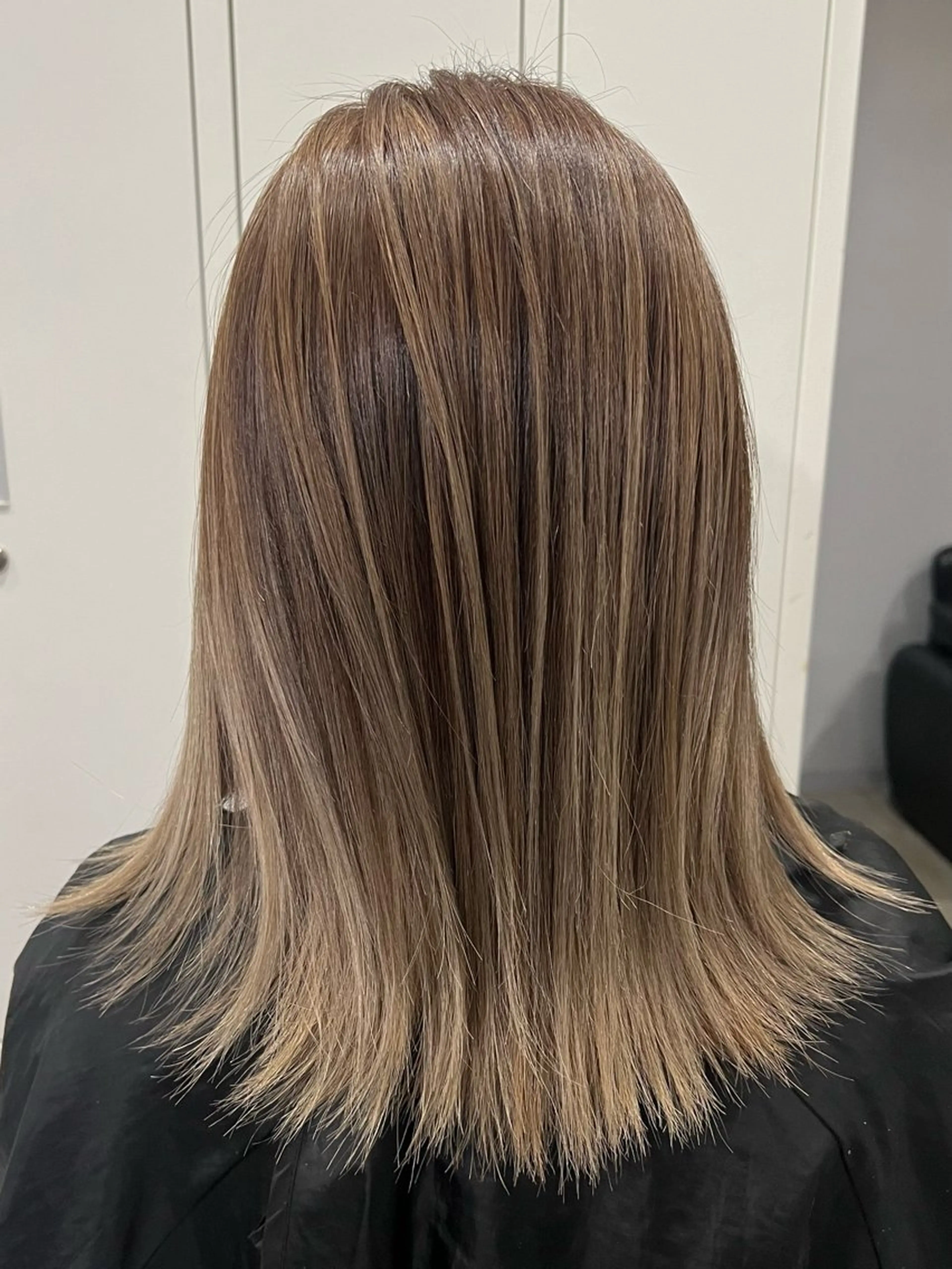 セミロング 難波/ハイトーン 🦋AOI🦋のヘアスタイル