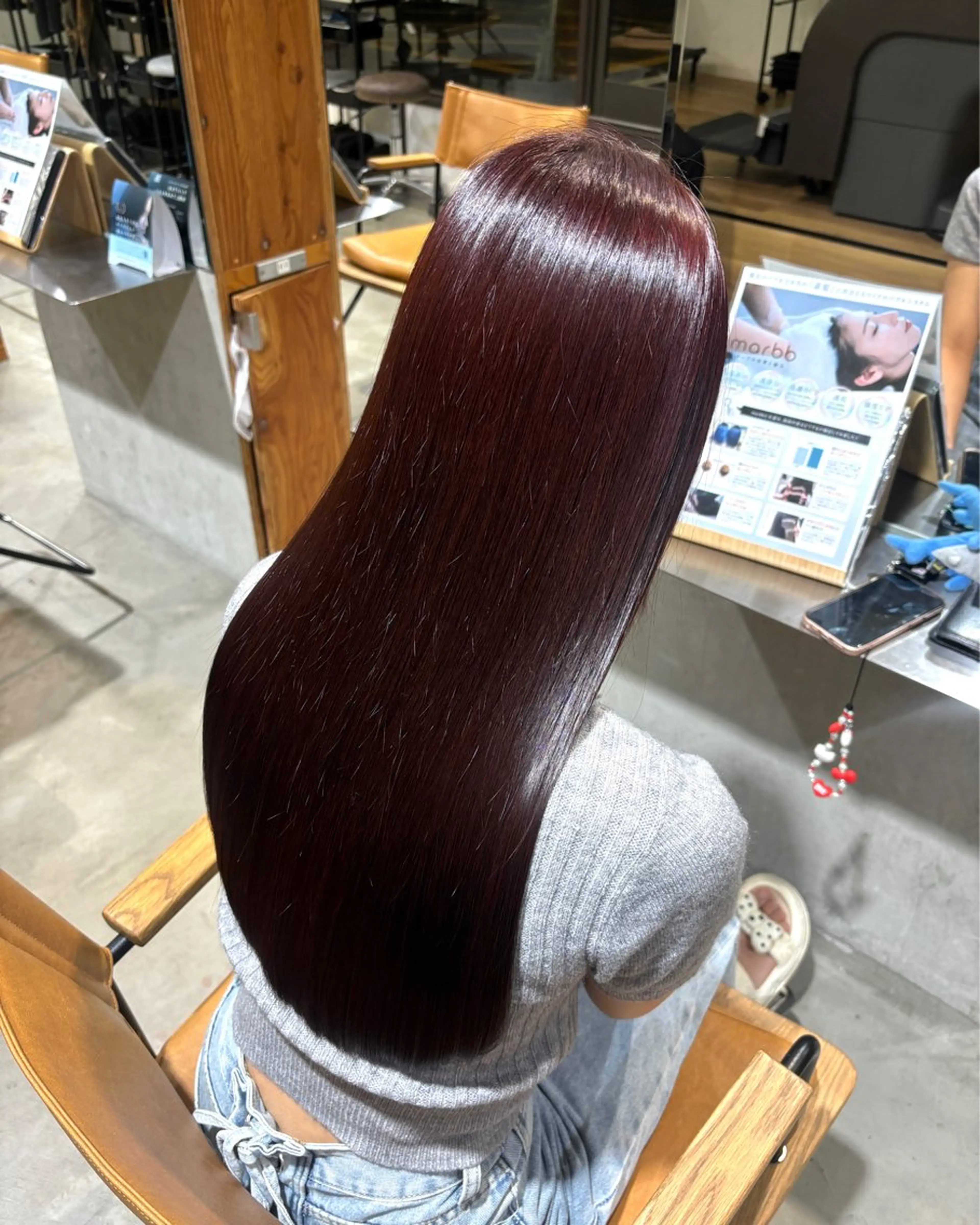 ロング カラー ボルドーカラー ヘアカラー 小木曽 里華のヘアスタイル