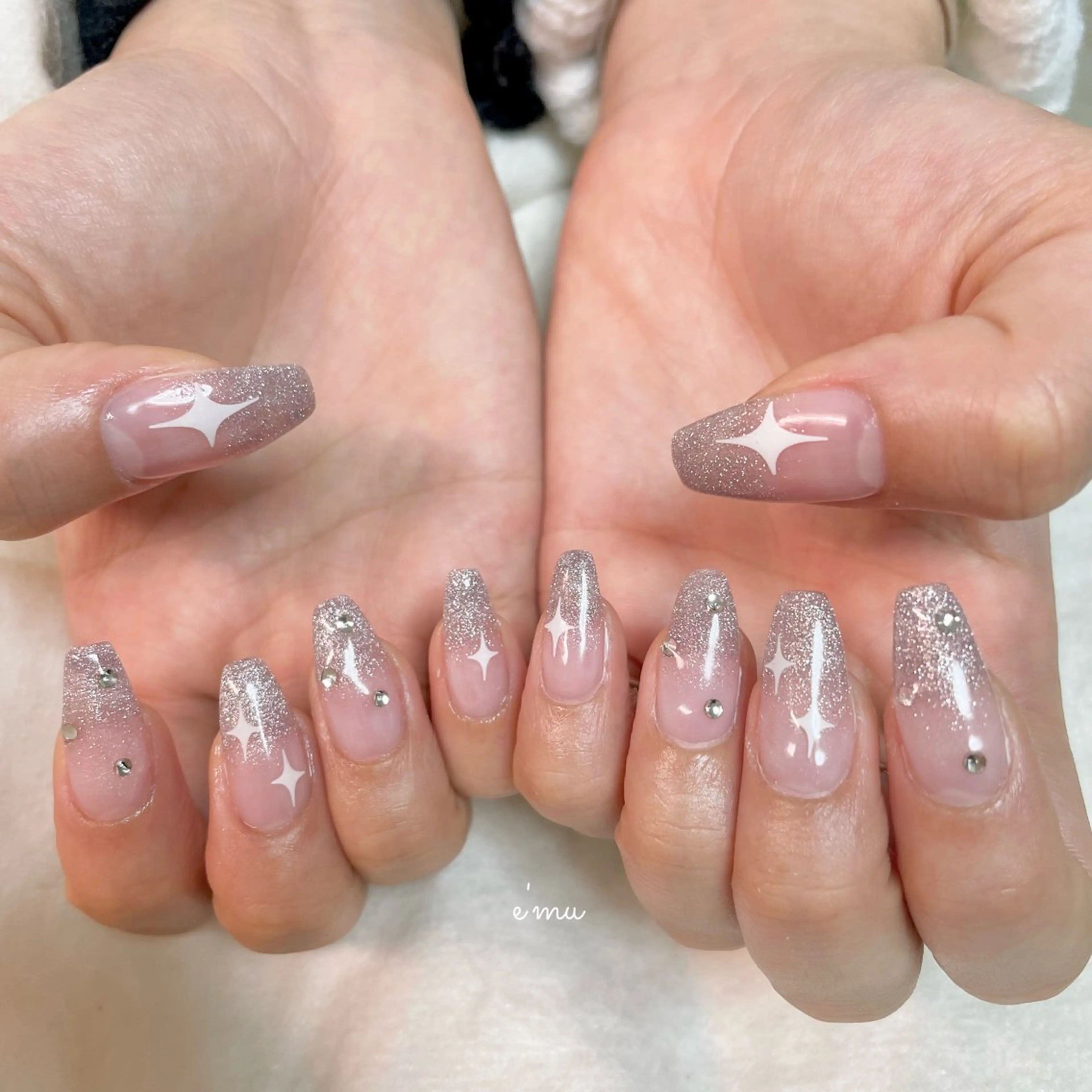 ネイル キラキラネイル 韓国ネイル ハンドネイル nail salon e'mu💐のネイルデザイン