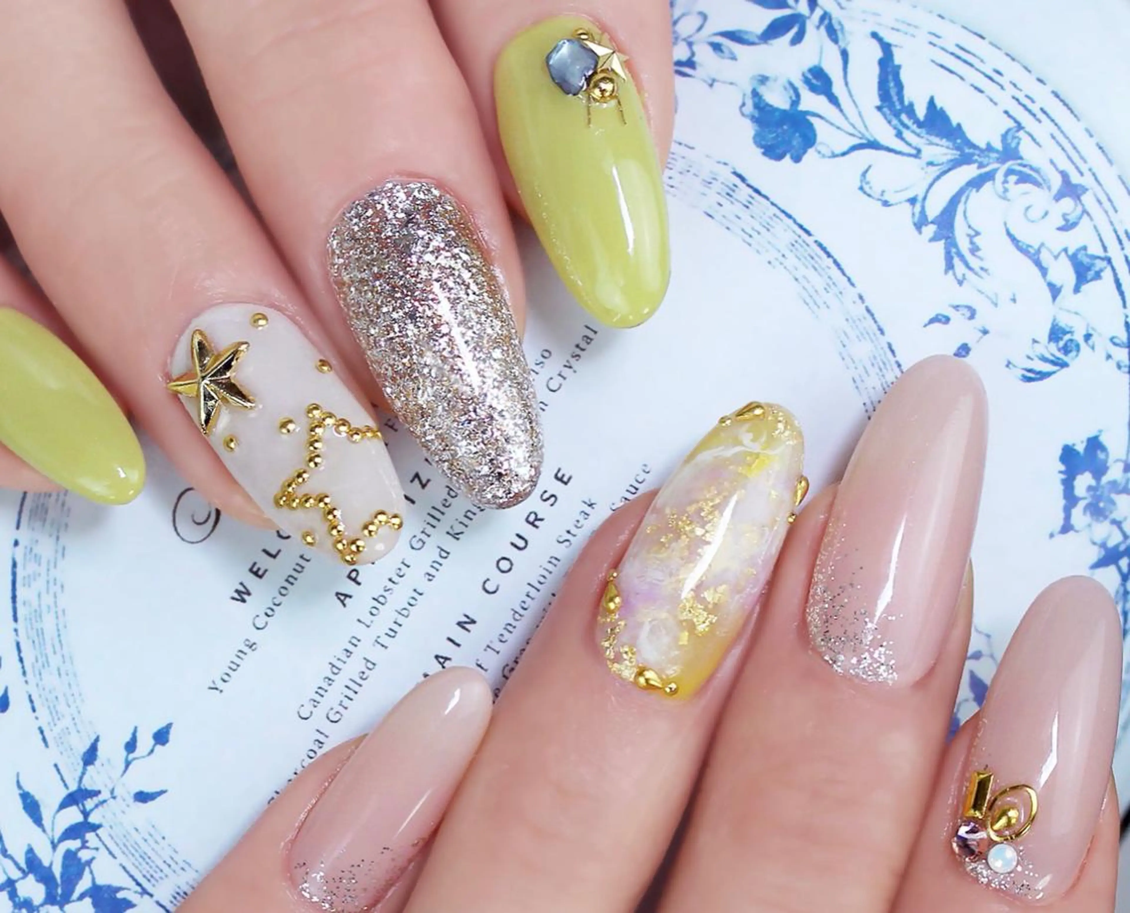 ミディアム SyiSyu 梅田店のネイルデザイン