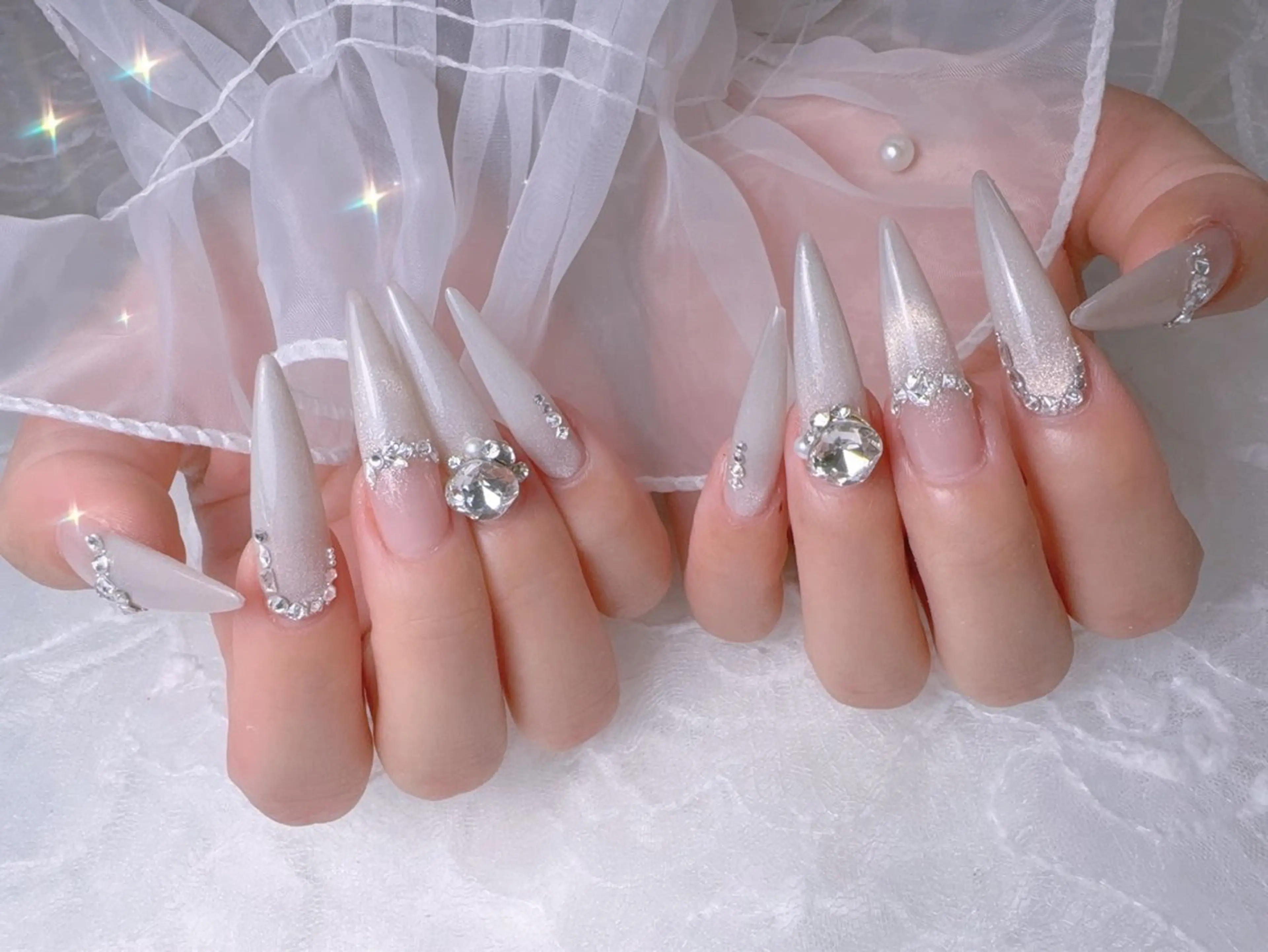 ロング ハンドネイル Moomi nail salonのネイルデザイン