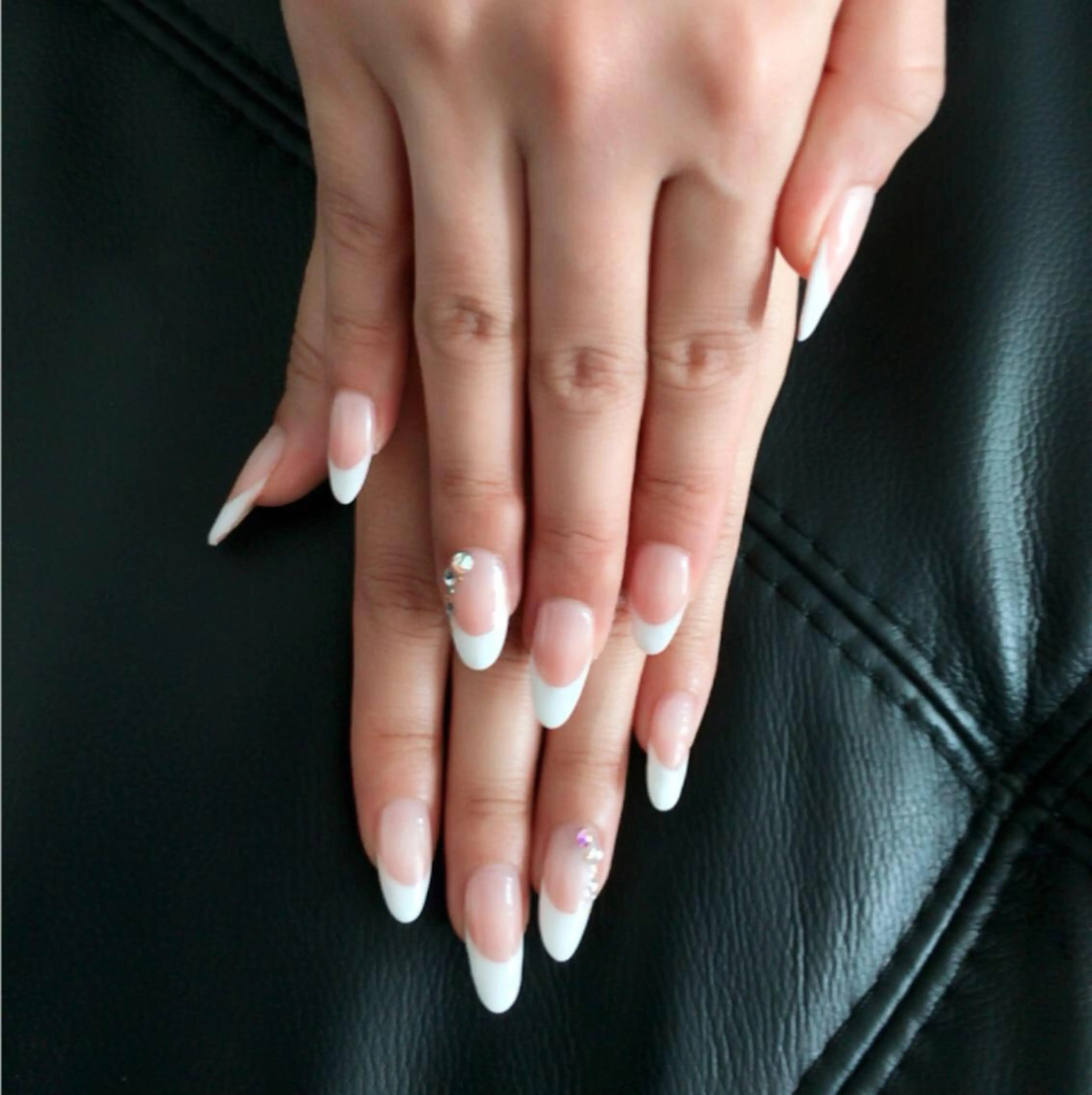 ネイル フレンチネイル アンドルーチェ スクールの眉毛・アイブロウイメージ