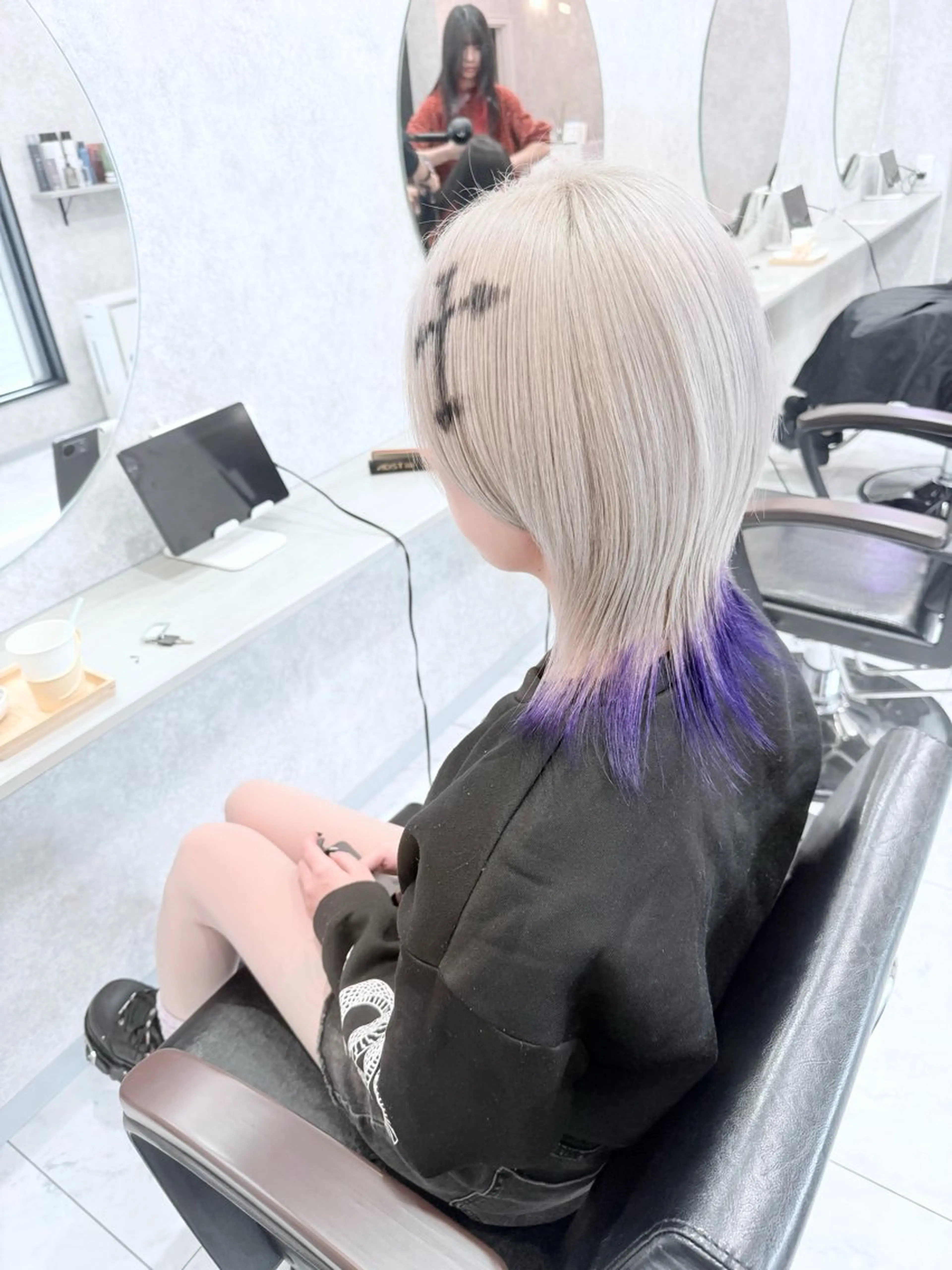 ミディアム カラー ブリーチ ケアブリーチ デザインカラー ダブルカラー ハイトーンカラー ヘアカラー 🌈派手髪ハイトーン 🌈鈴木亮太🌈のヘアスタイル