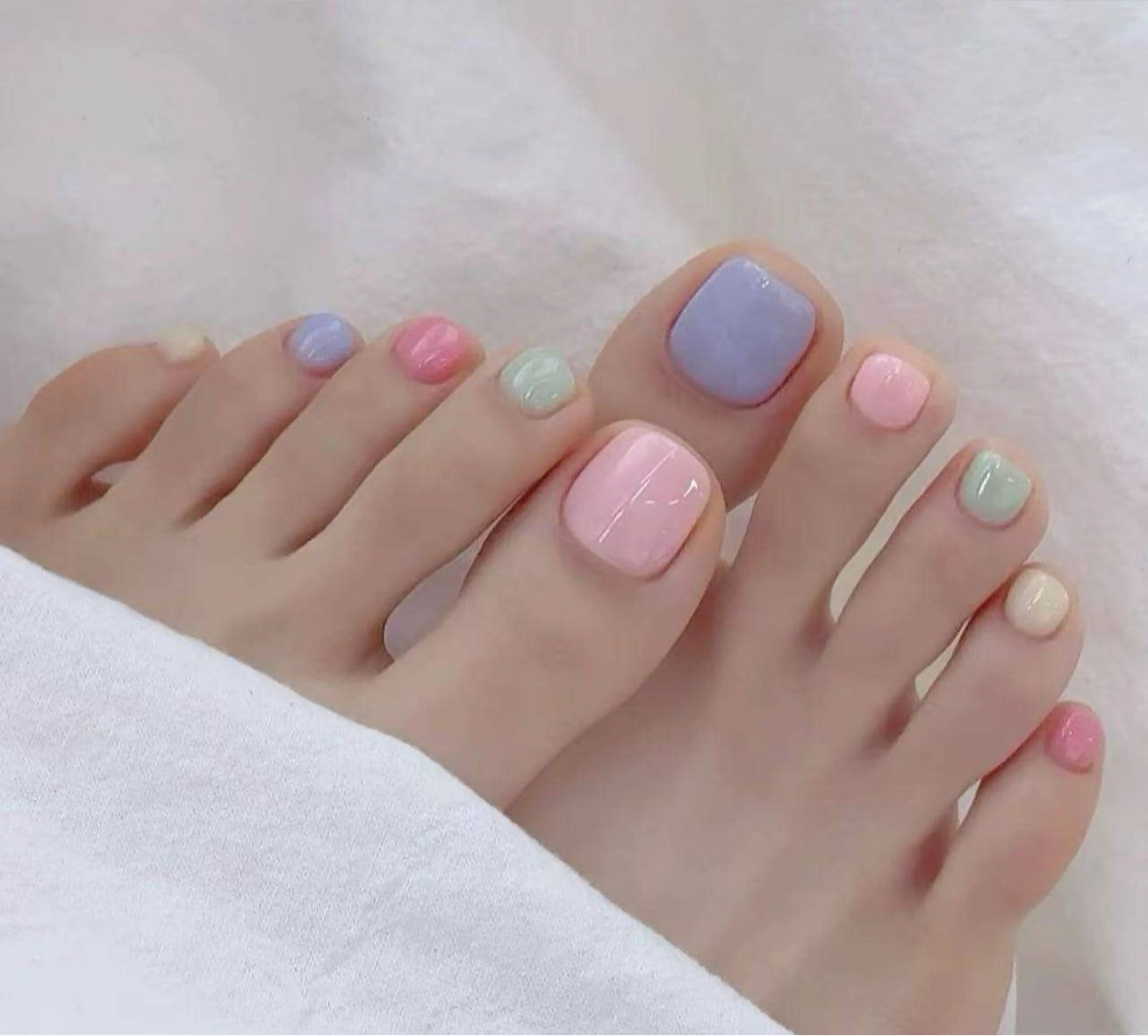ネイル オーロラネイル フラワーネイル フットネイル フレンチネイル ジェルネイル フットネイル BabyYouMi nailのネイルデザイン