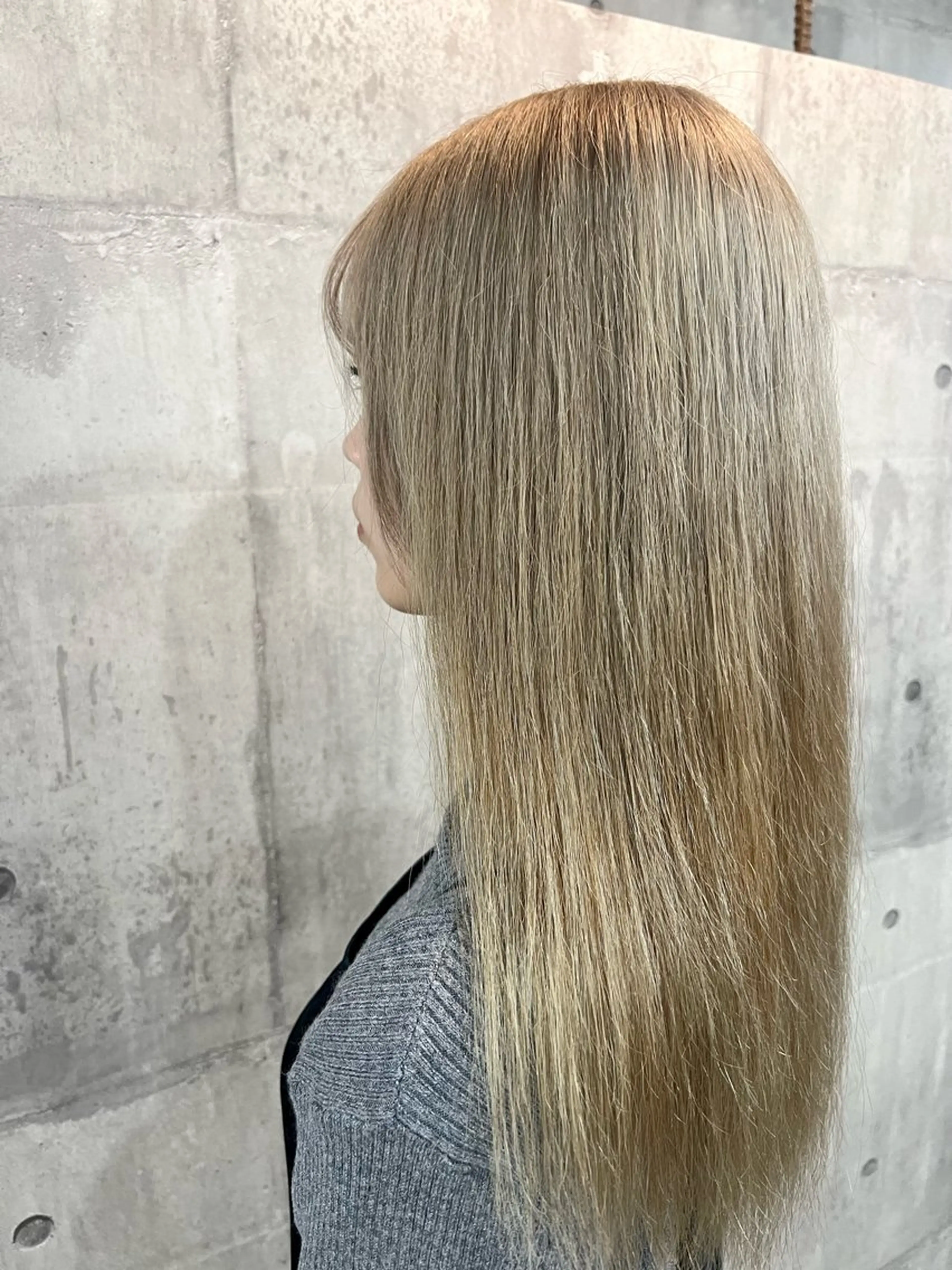 ロング カラー ブリーチ カット ヘアカラー トリートメント レイヤー/韓国 ハイトーン興津史弥のヘアスタイル