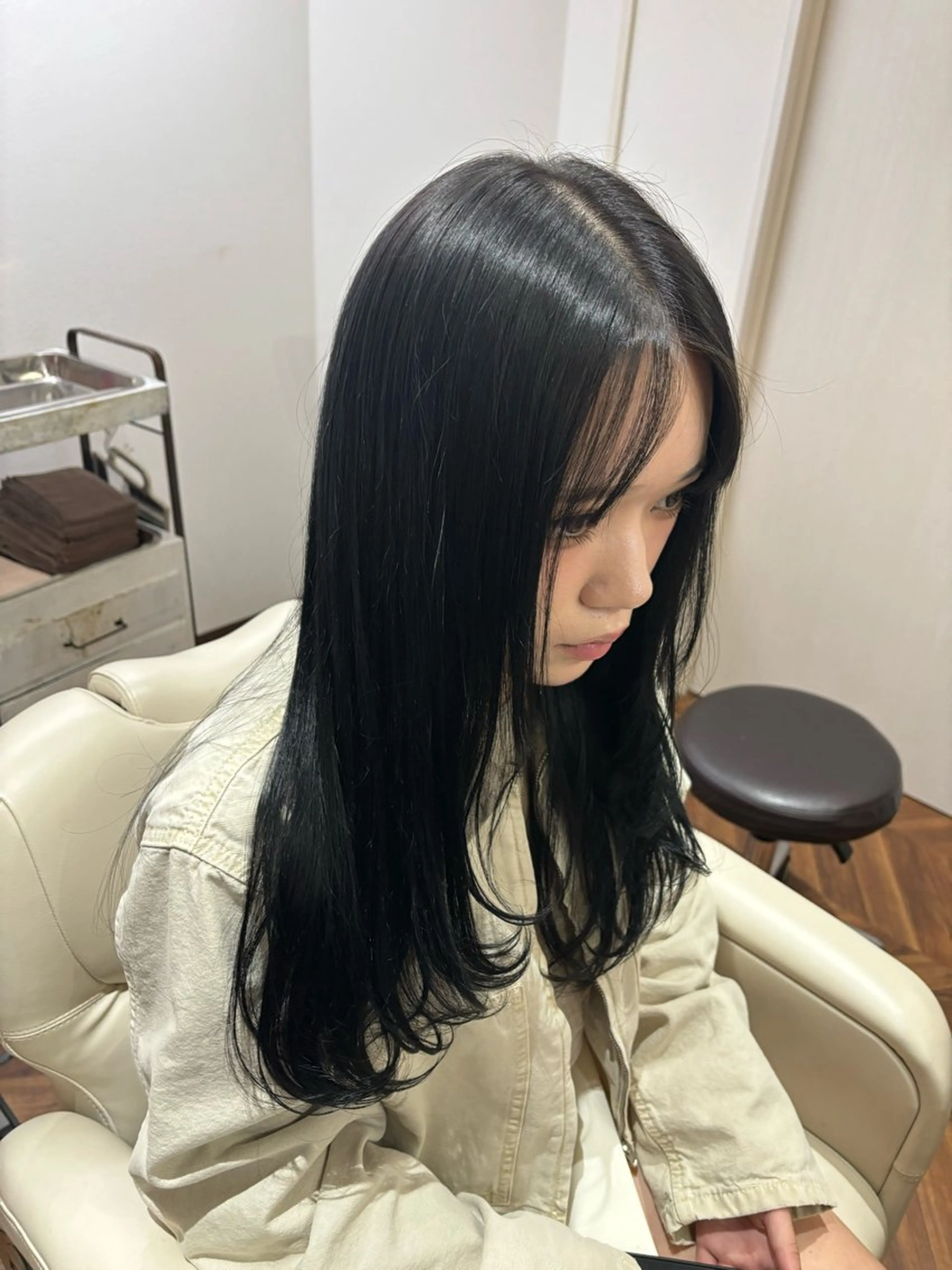 【夜限定💌】【人気No. 1👆🏻】ブリーチなし艶カラー+髪質改善級Xトリートメント🎀の写真