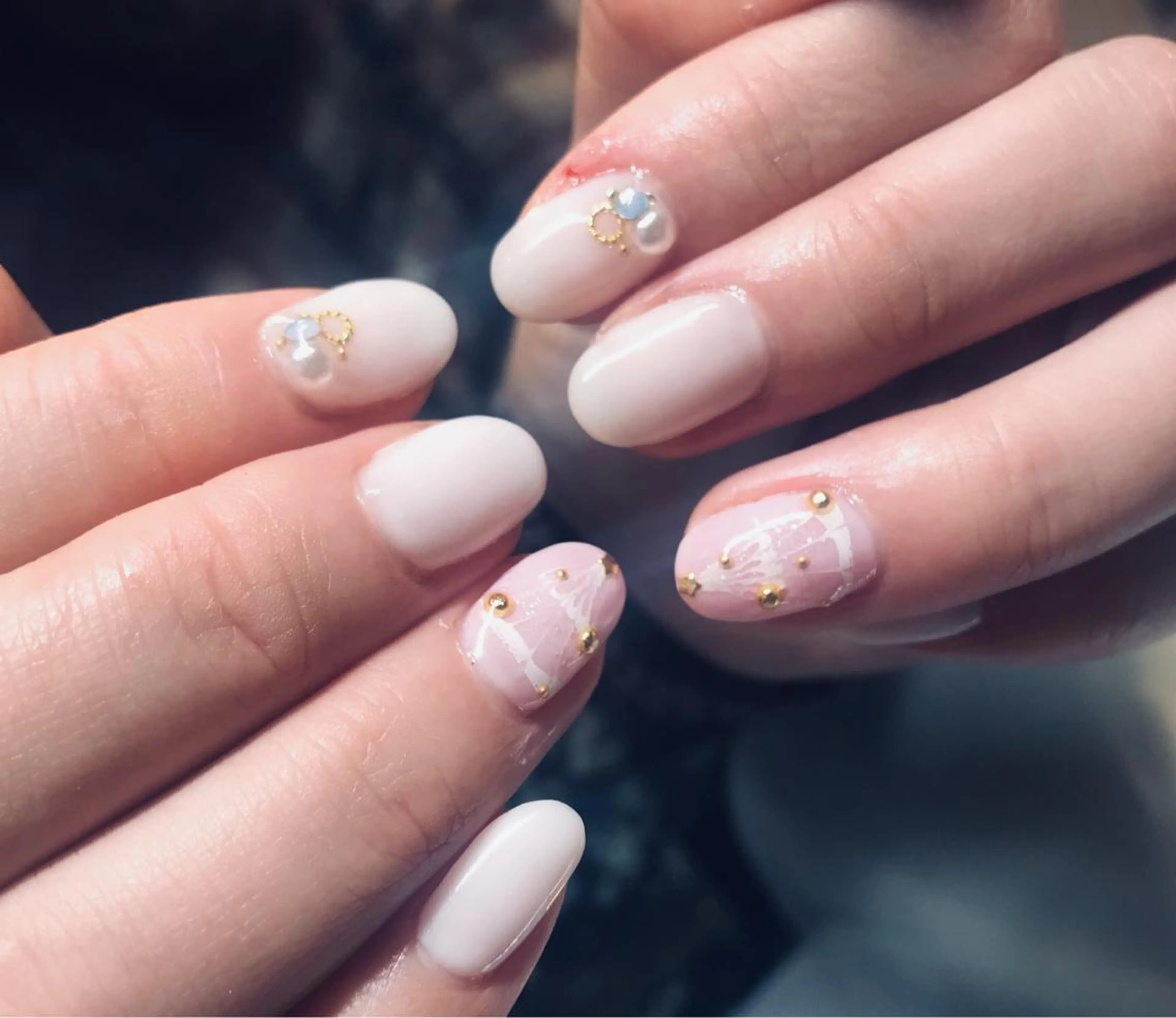 ショート ネイル ニュアンスネイル ホワイト nail&eye Aoのマツエク・マツパデザイン
