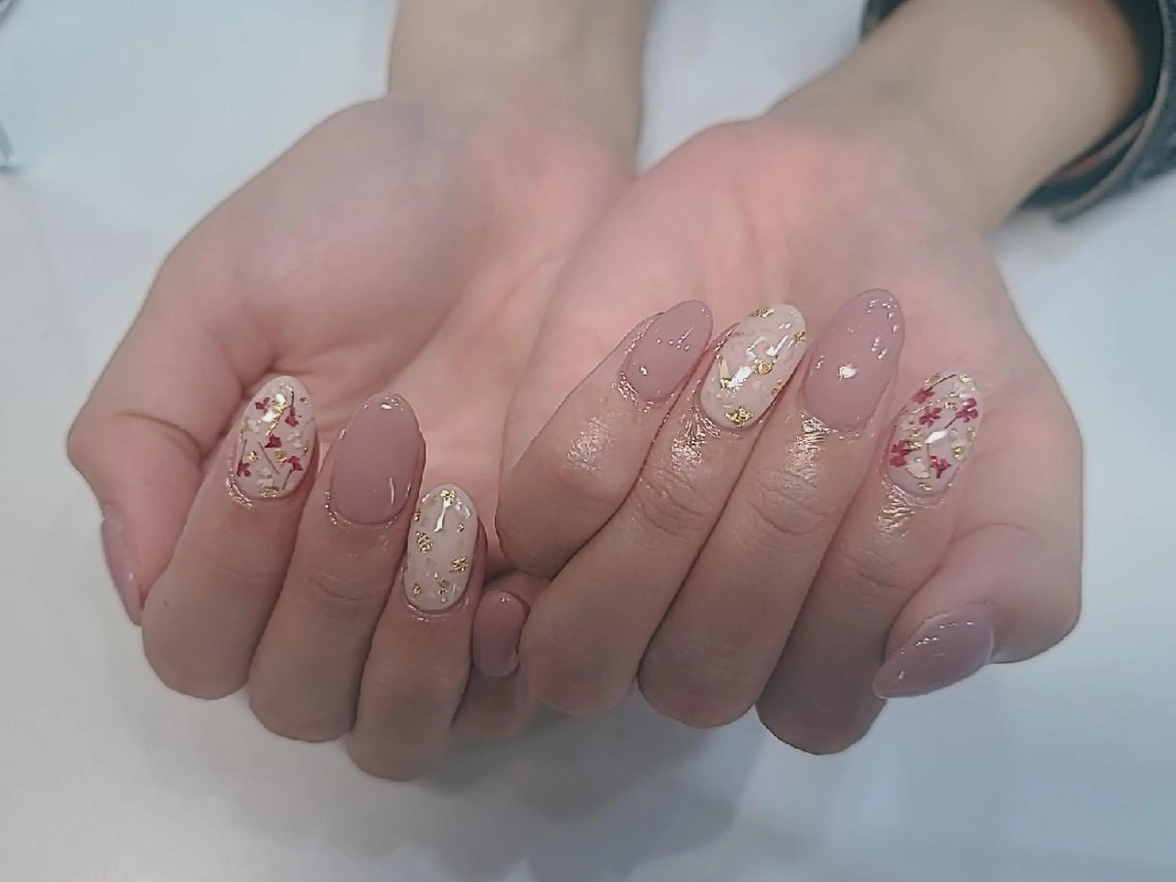 ネイル アートネイル ビーケア自由が丘所属・えみ えみのネイルデザイン