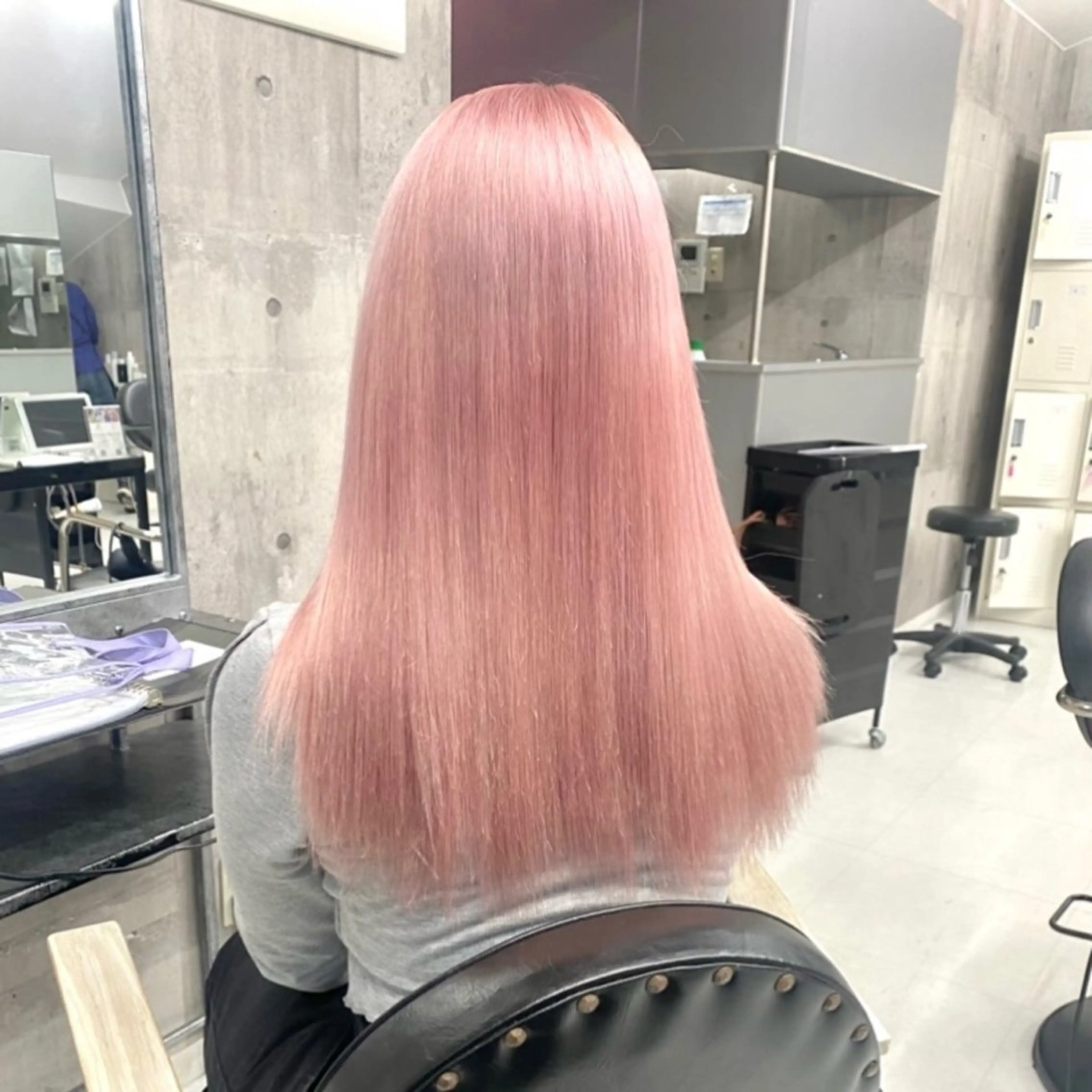 ロング ヘアカラー トリートメント 🩶 ピンクカラー/ ブロンド🩶くるみのヘアスタイル