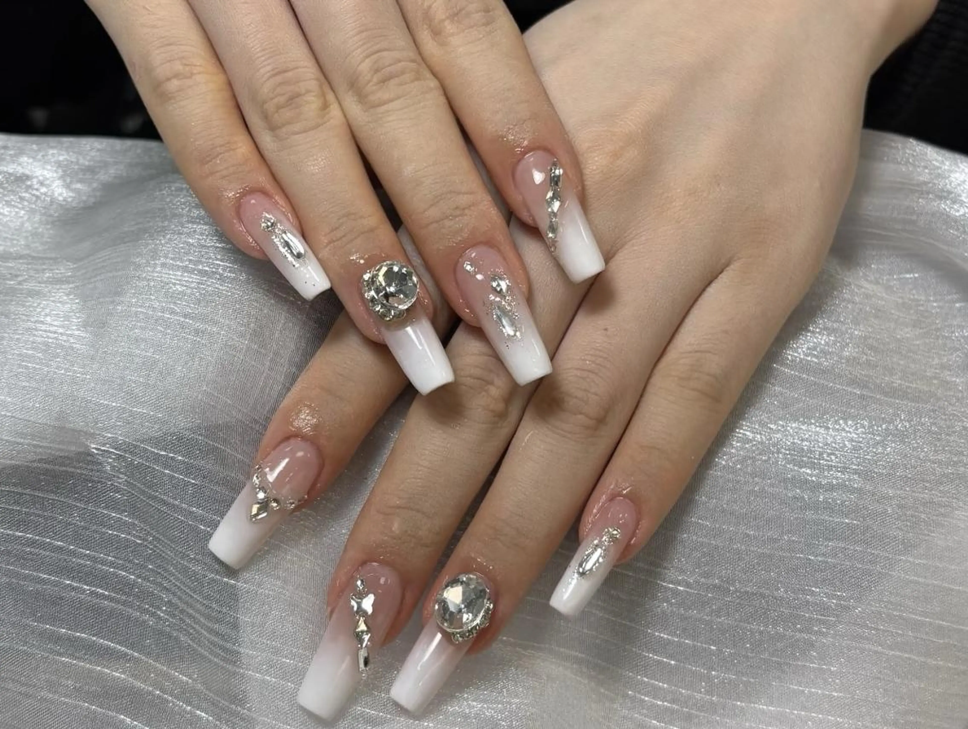 ネイル ハンドネイル ハンドケア Mio AmorBeautyのネイルデザイン