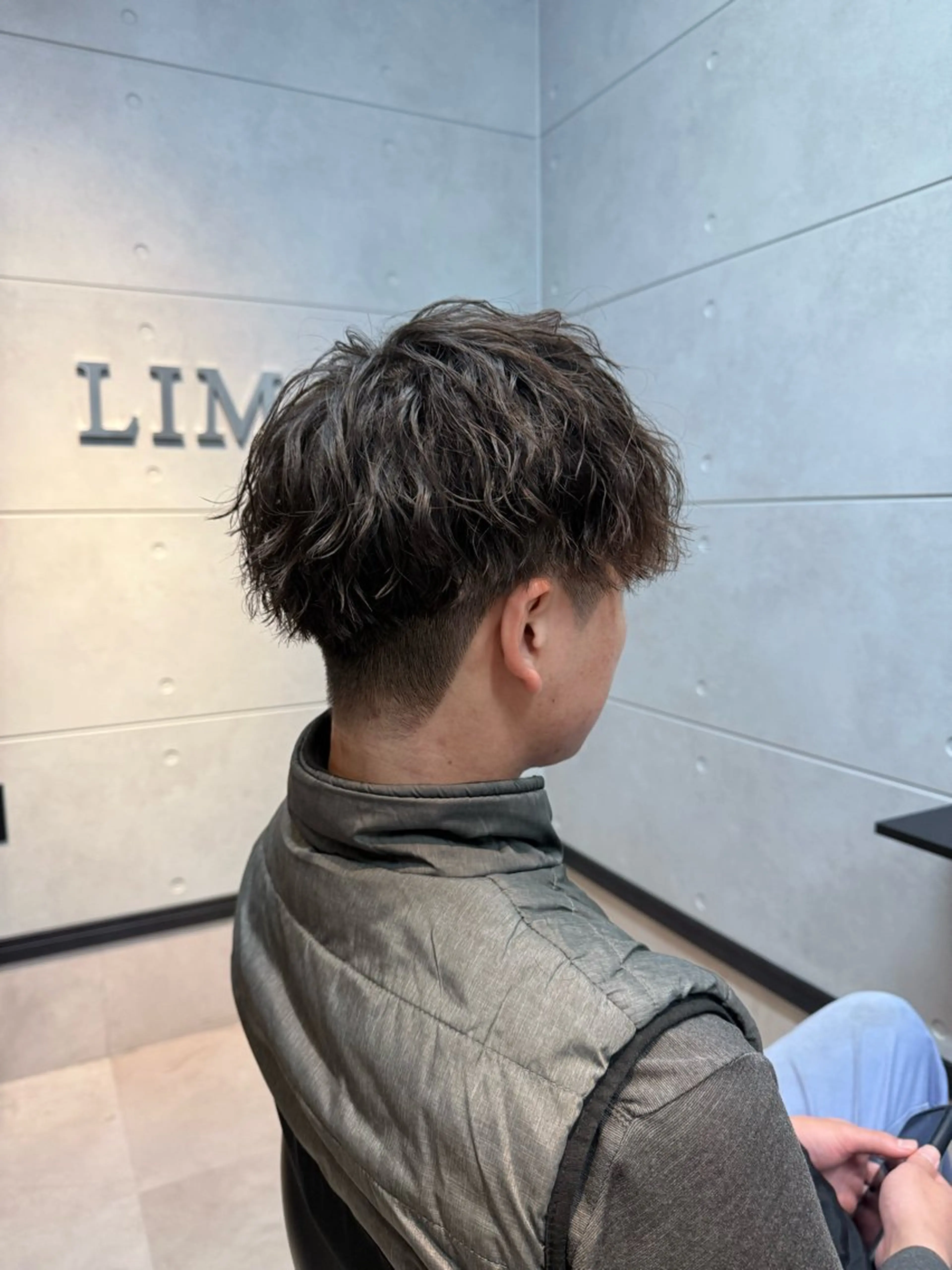 ミディアム パーマ メンズ LIM Men's hair所属・吉川 昌志のヘアスタイル