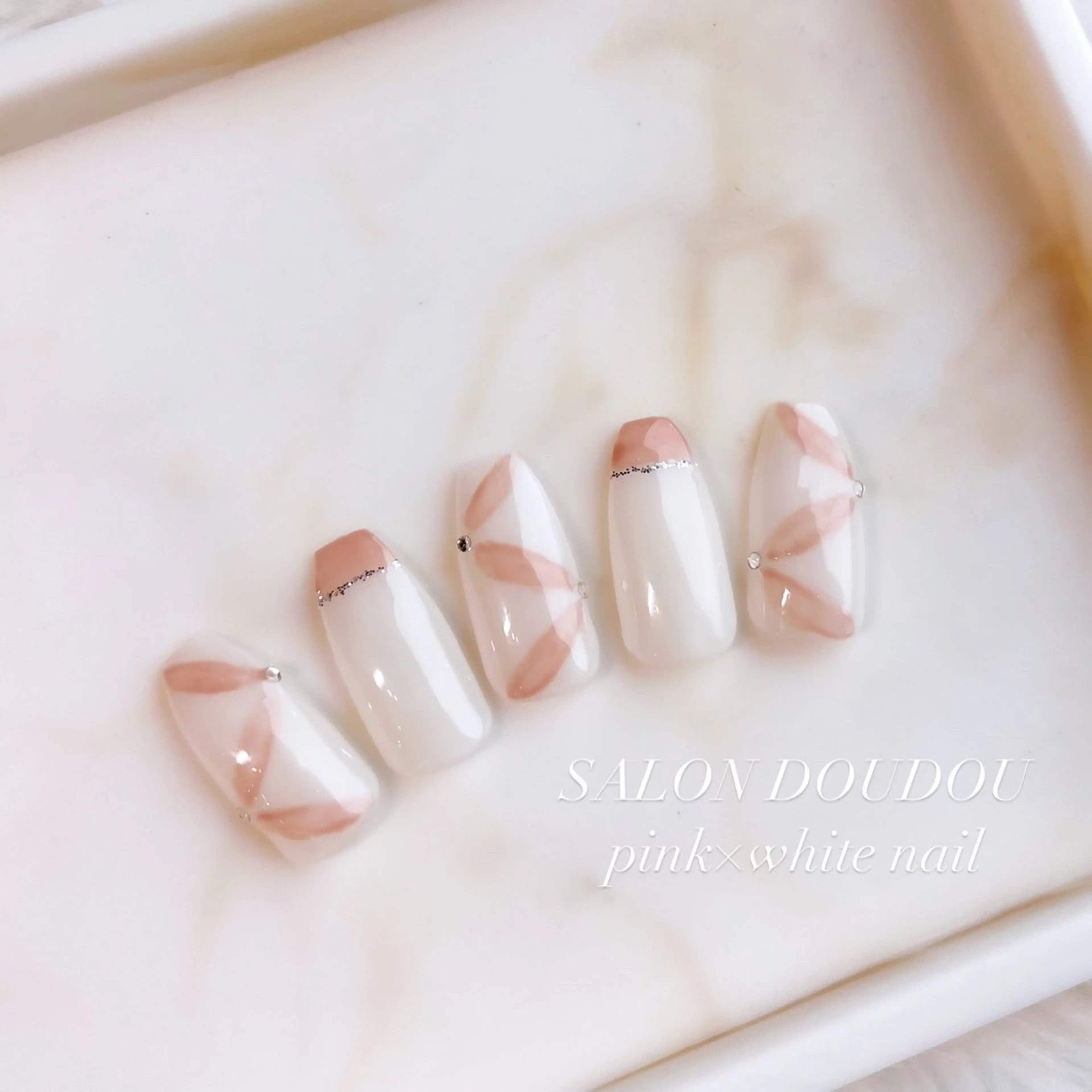 ネイル SALON DOUDOUのネイルデザイン