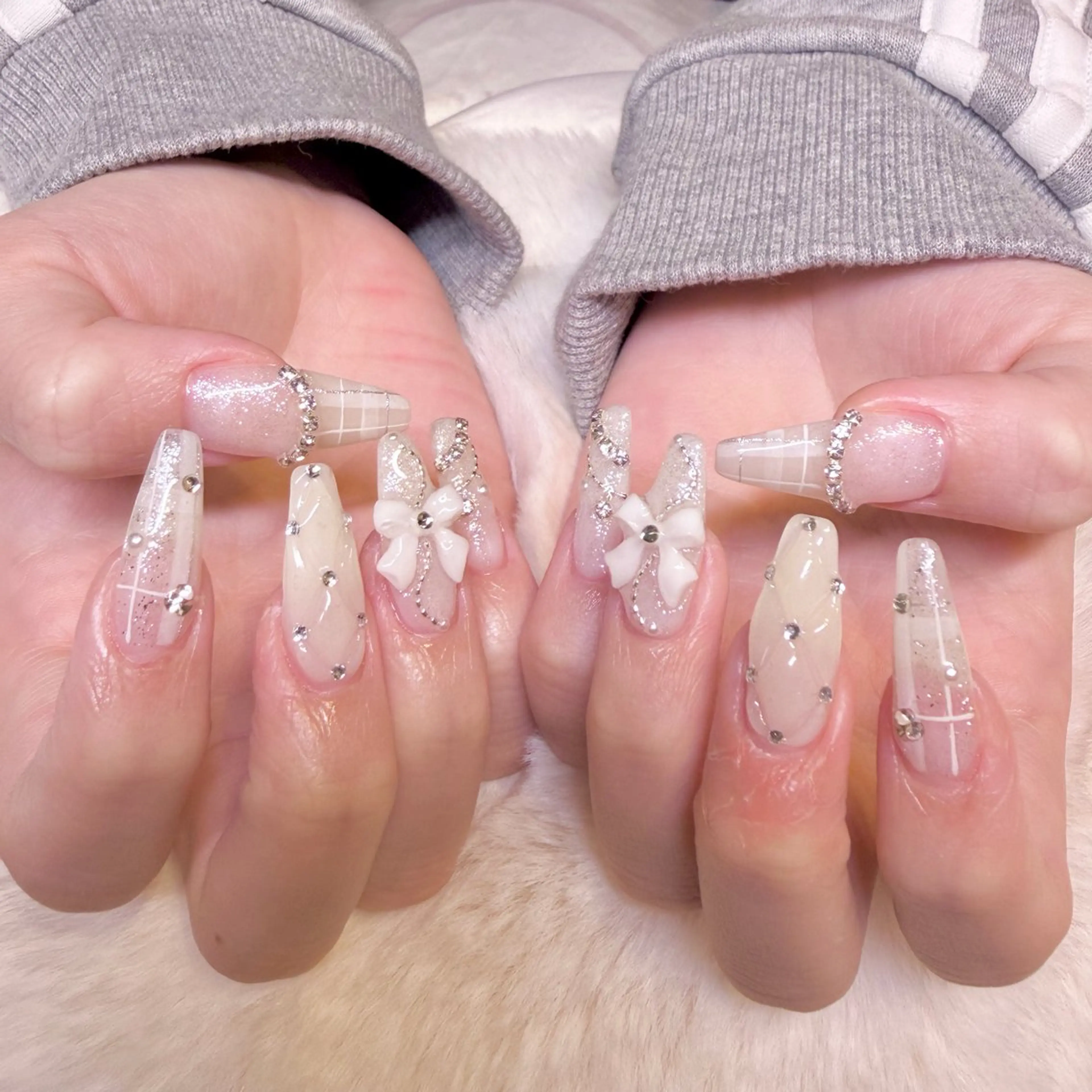 ネイル ホワイト ハンドネイル nail salon e'mu💐のネイルデザイン