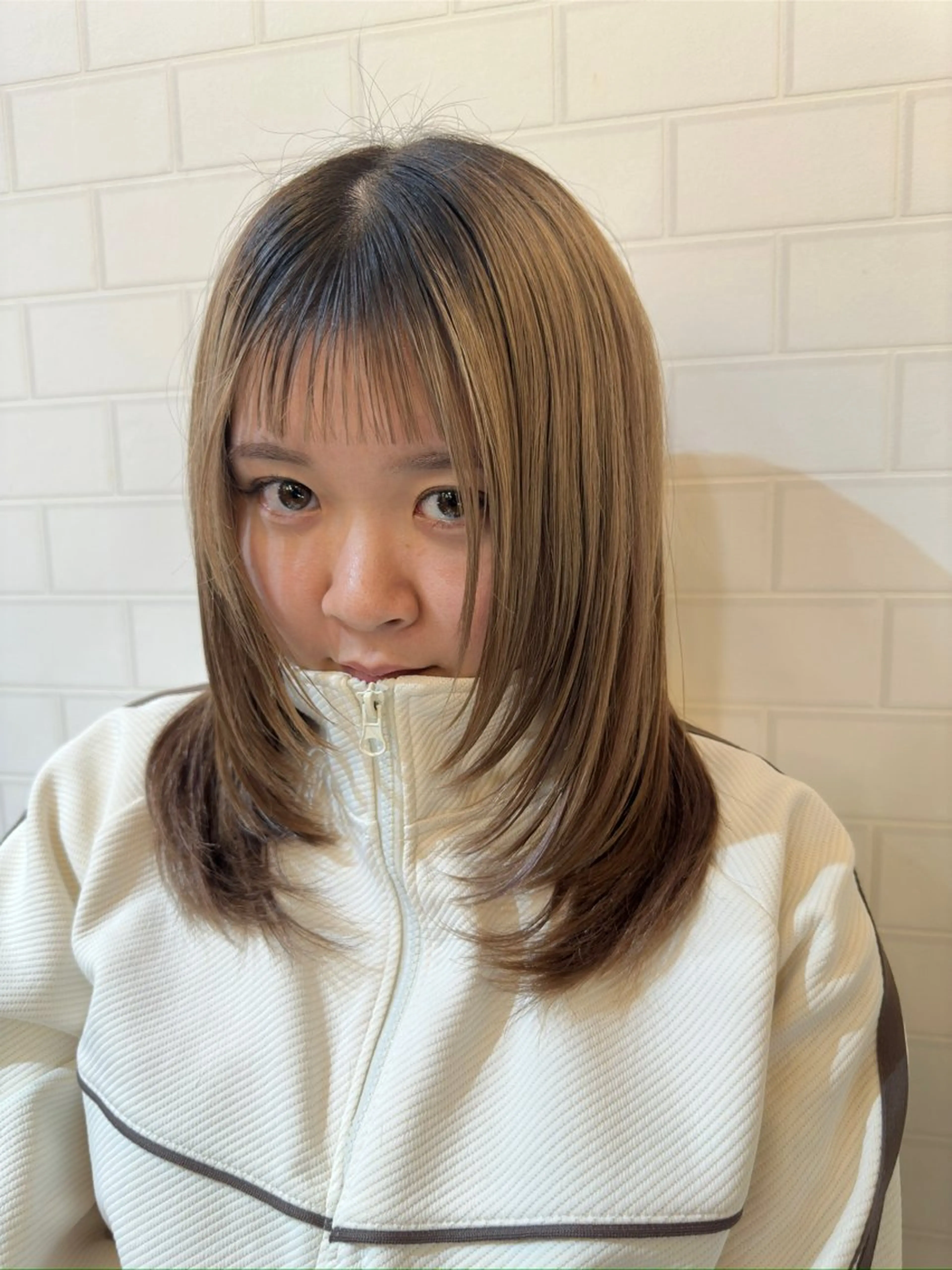 セミロング オン眉 カット 加藤 大河のヘアスタイル