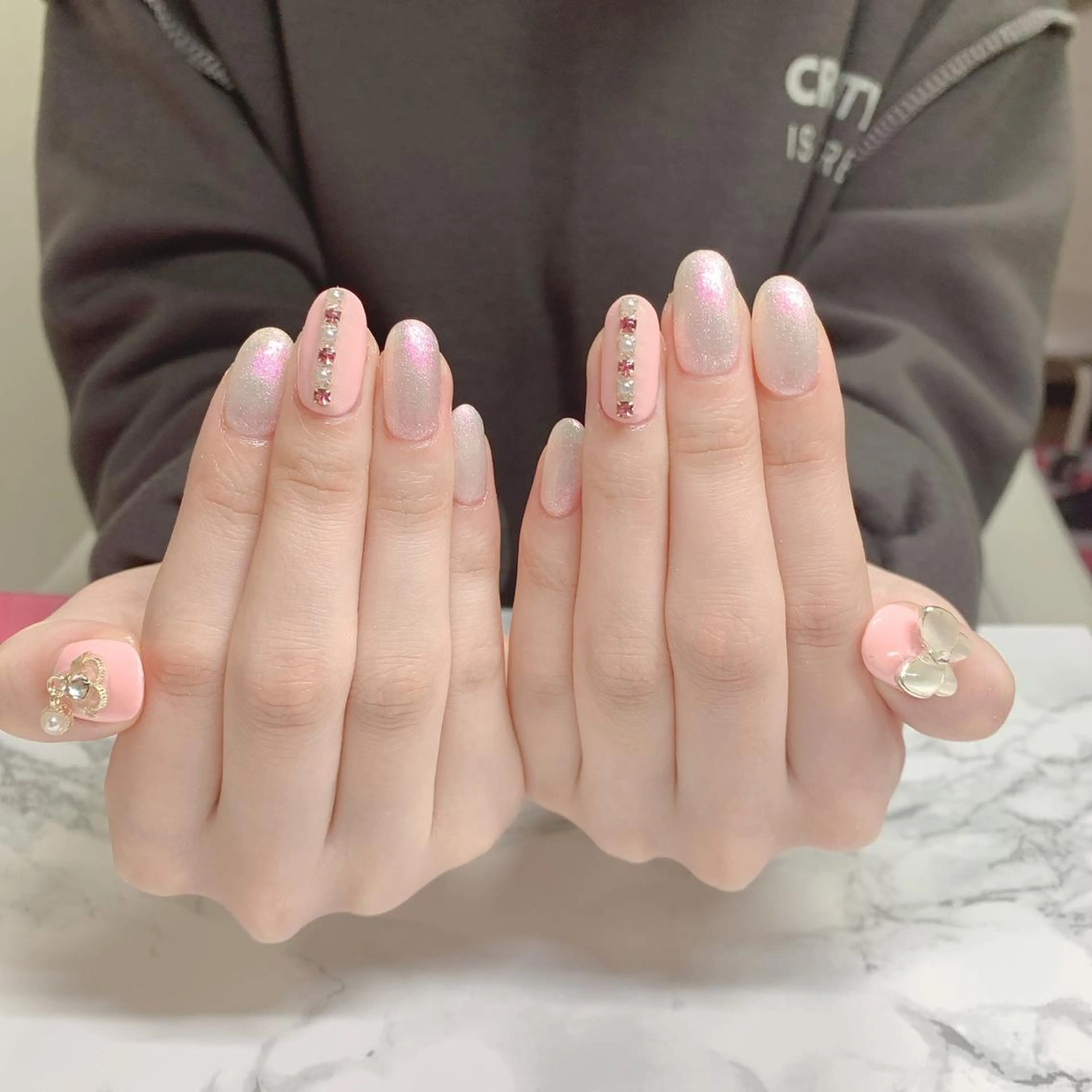 ネイル はな💎ネイル ワンホン、長さ出しのネイルデザイン