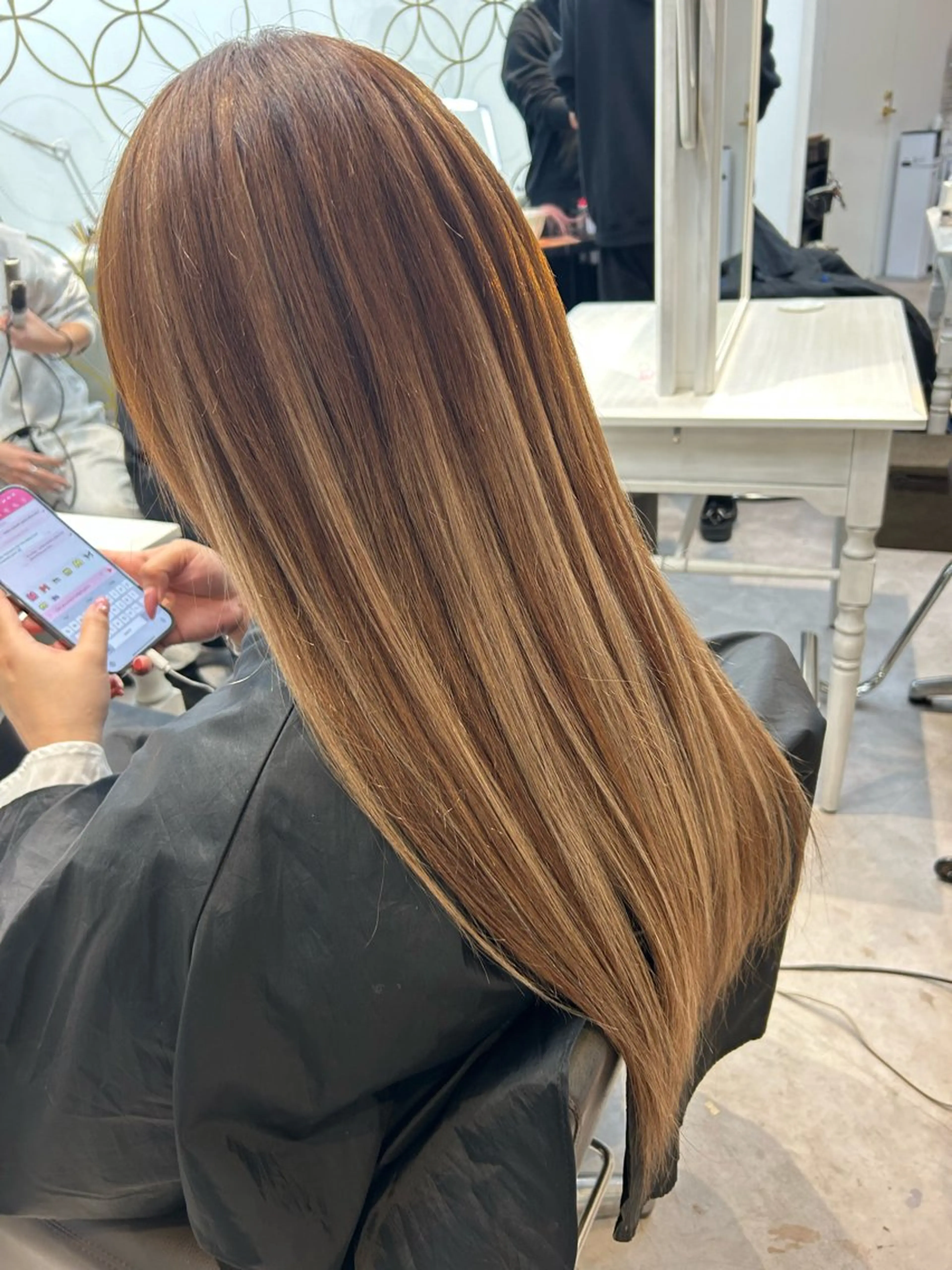 ロング カラー ヘアアレンジ シールエクステ バレイヤージュ ブリーチ ハイライトカラー ハイトーンカラー カット ヘアカラー トリートメント エクステ ヘアセット 下妻 カラーエクステ難波のヘアスタイル