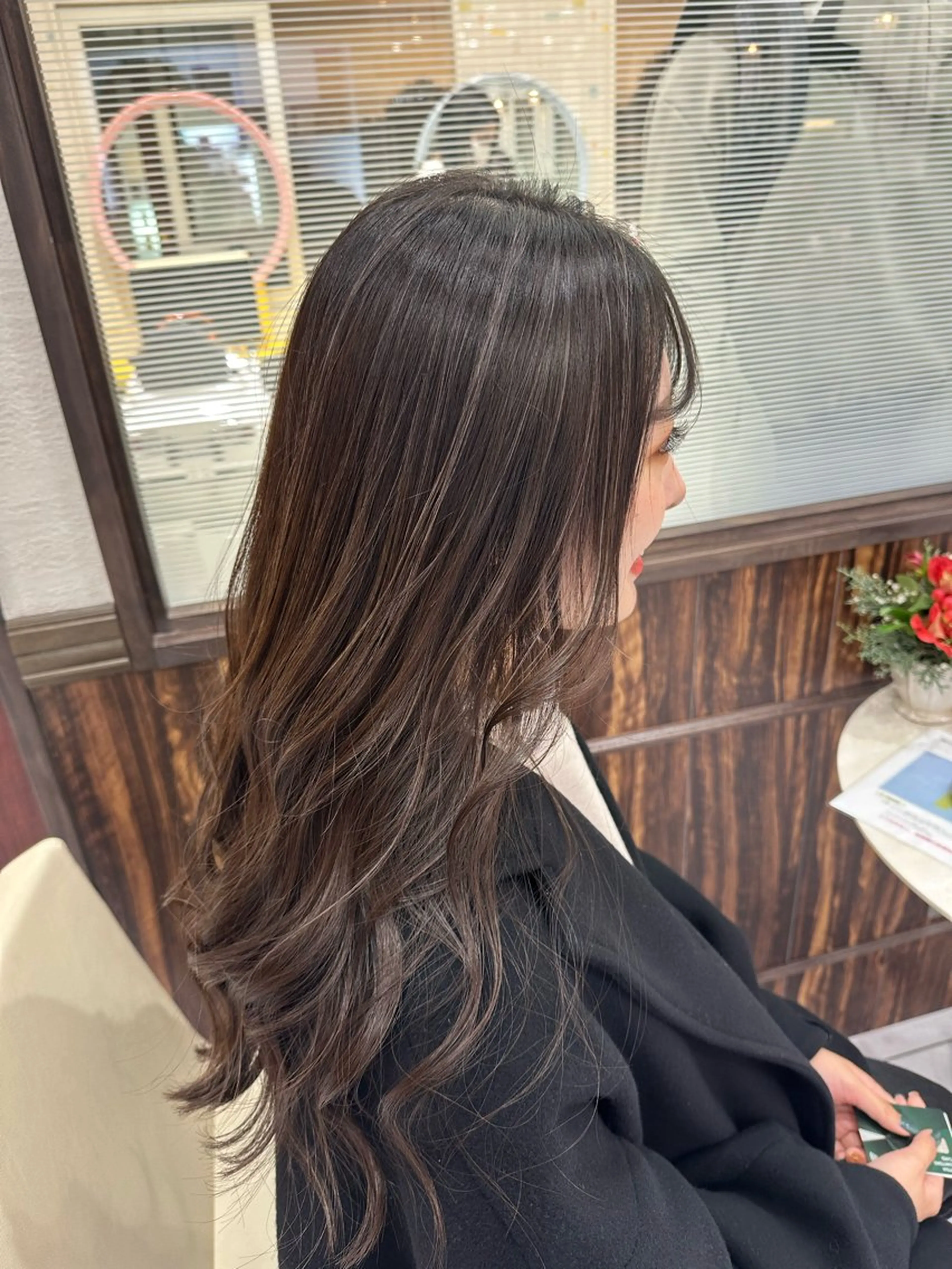 ロング カラー 透明感カラー ハイライトカラー ハイライト 七井 香奈 (なないかな)のヘアスタイル