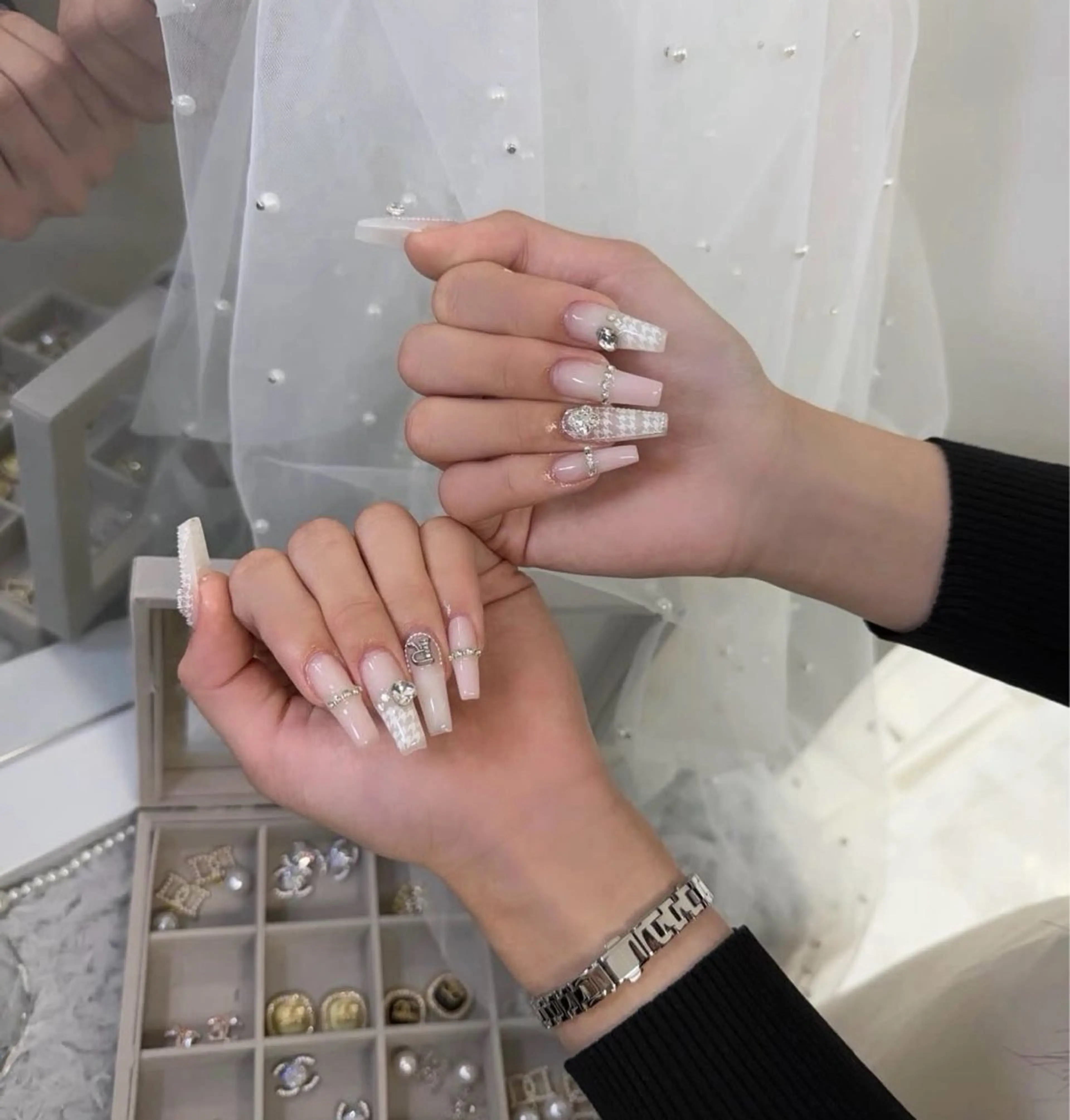 ネイル フットネイル ジェルネイル キラキラネイル 韓国ネイル マグネットネイル ハンドネイル TIDY .のネイルデザイン