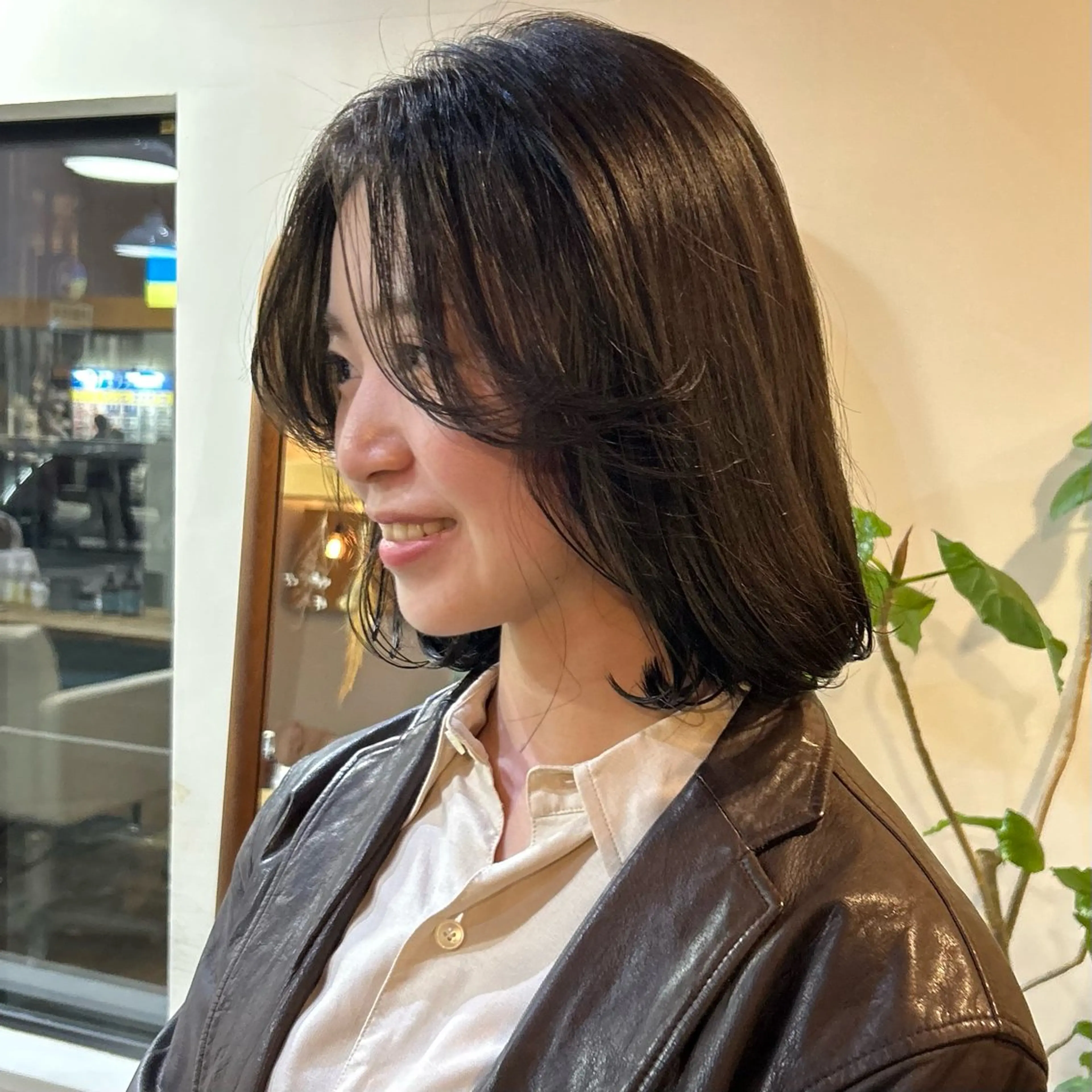 カラー MUKU 市川 莉花のヘアスタイル