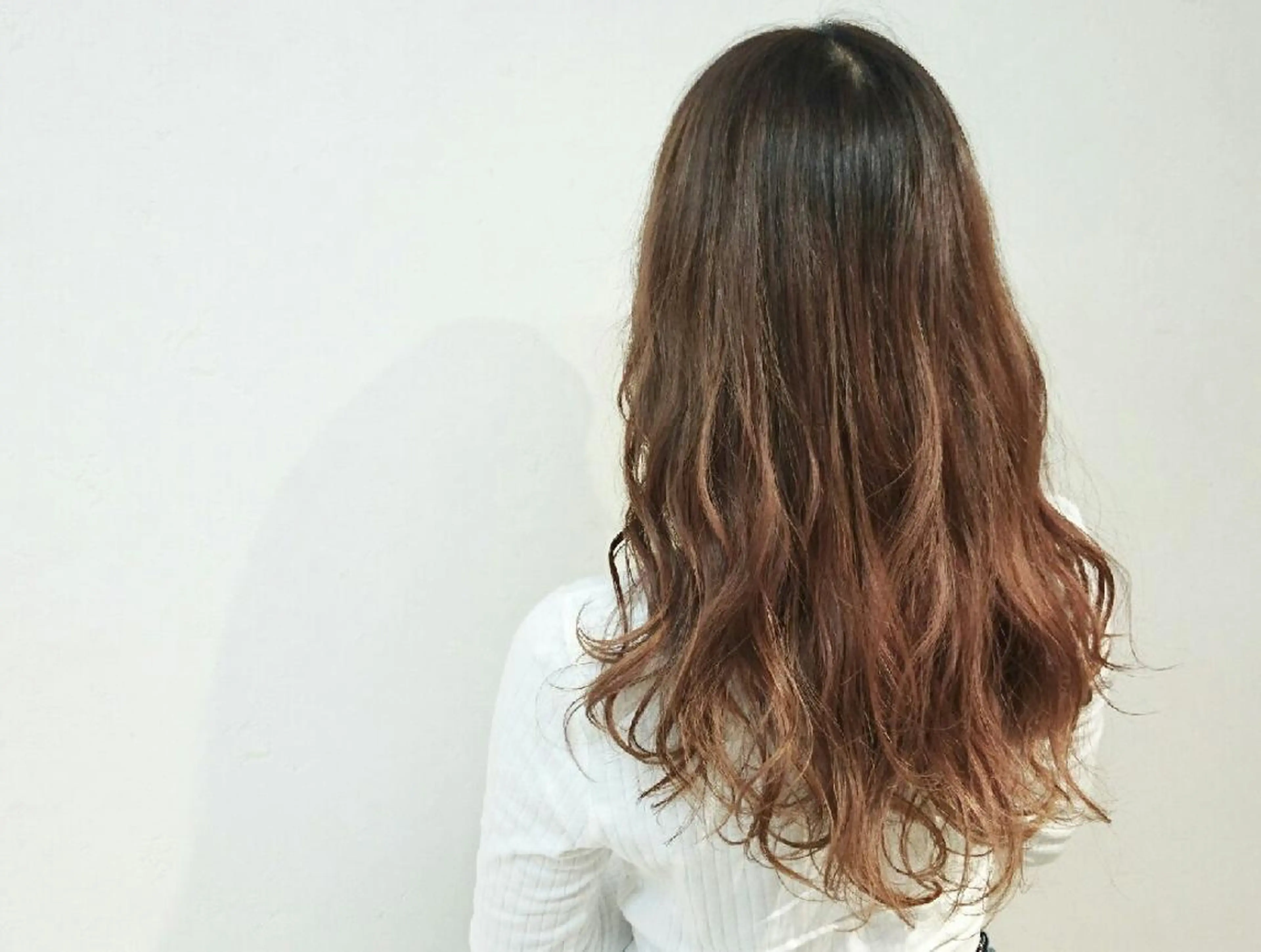 ロング ヘアアレンジ 透明感ハイライト◎ 伊藤夏海のヘアスタイル