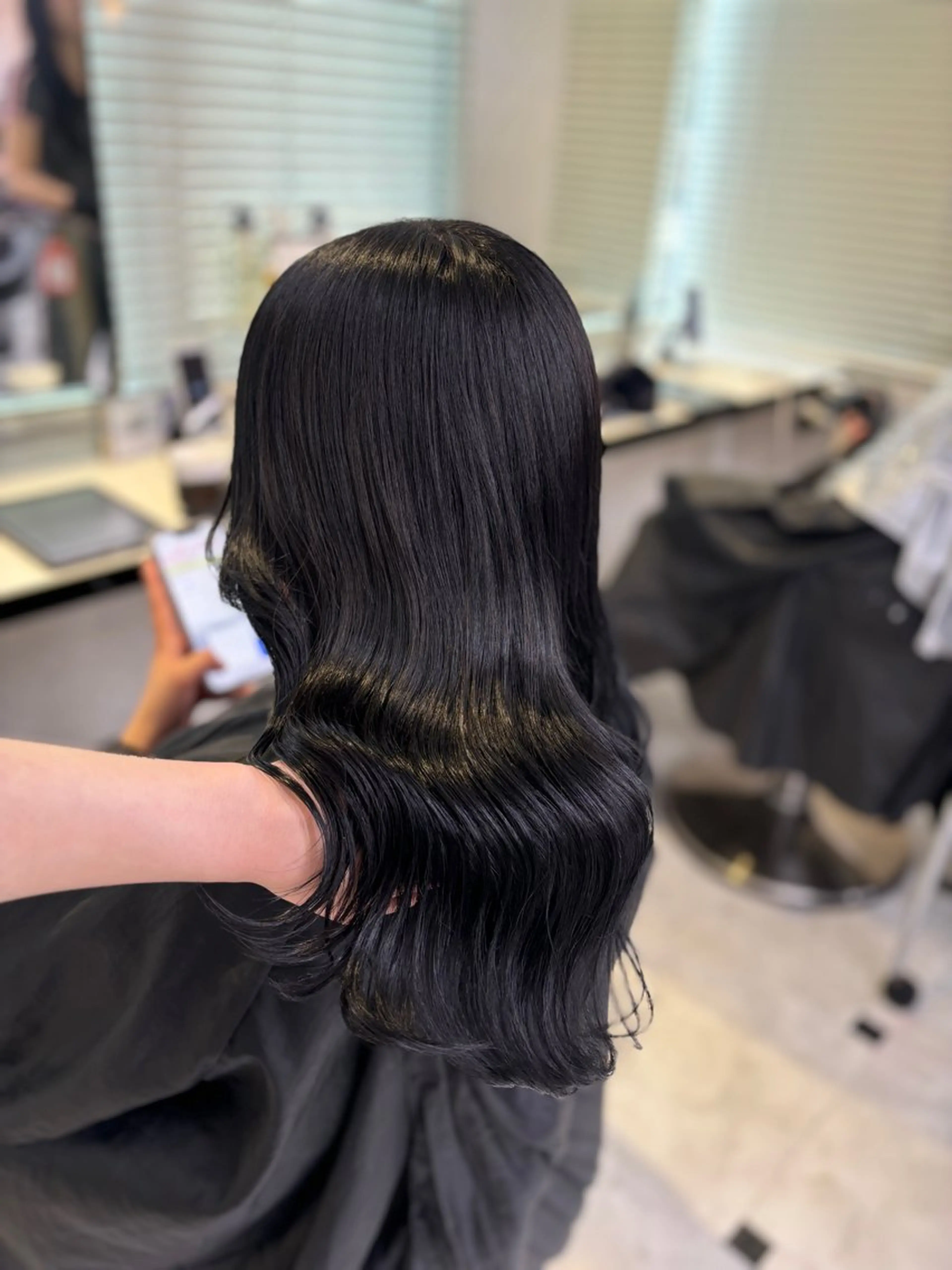 ロング カラー 黒髪 ブルーカラー ブルーブラック 透明感カラー 髪質改善 カット ヘアカラー トリートメント 💙ハイトーン韓国風 色白ヘア💙manaのヘアスタイル