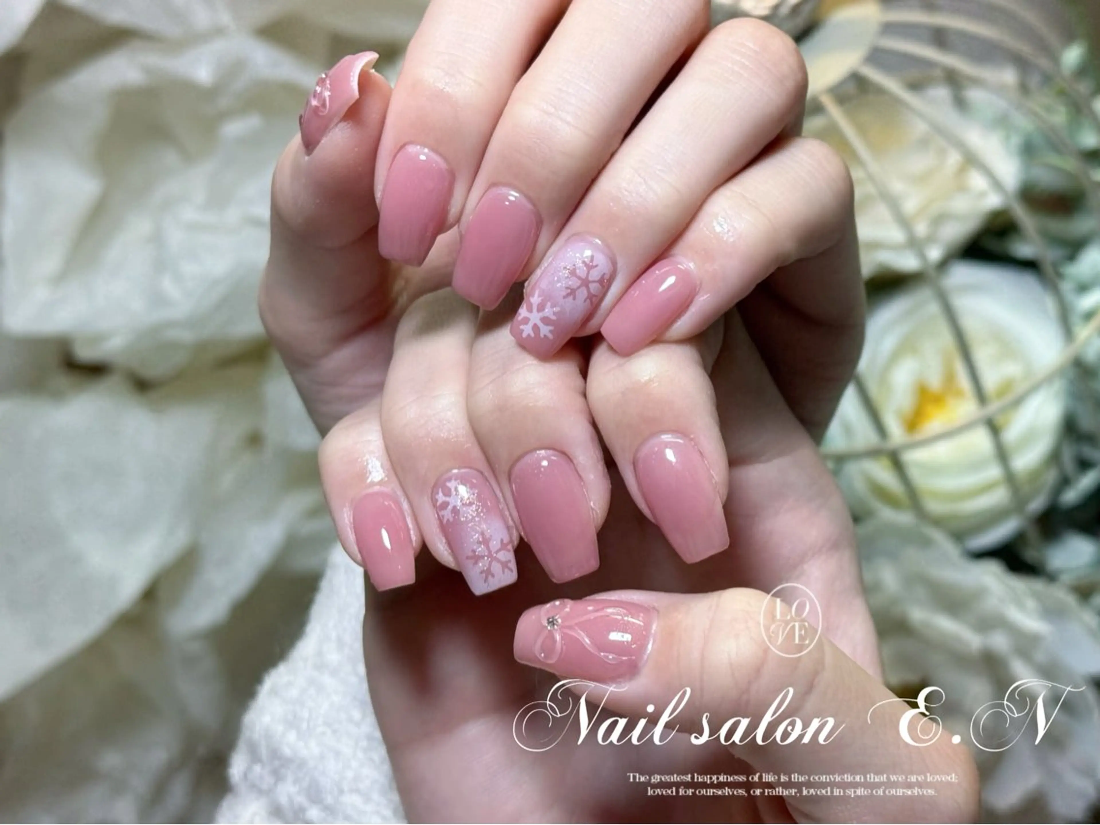 ネイル アートネイル オーロラネイル ガーリー キラキラネイル 韓国ネイル E.N🦋 長さ出し/持ち込みのネイルデザイン