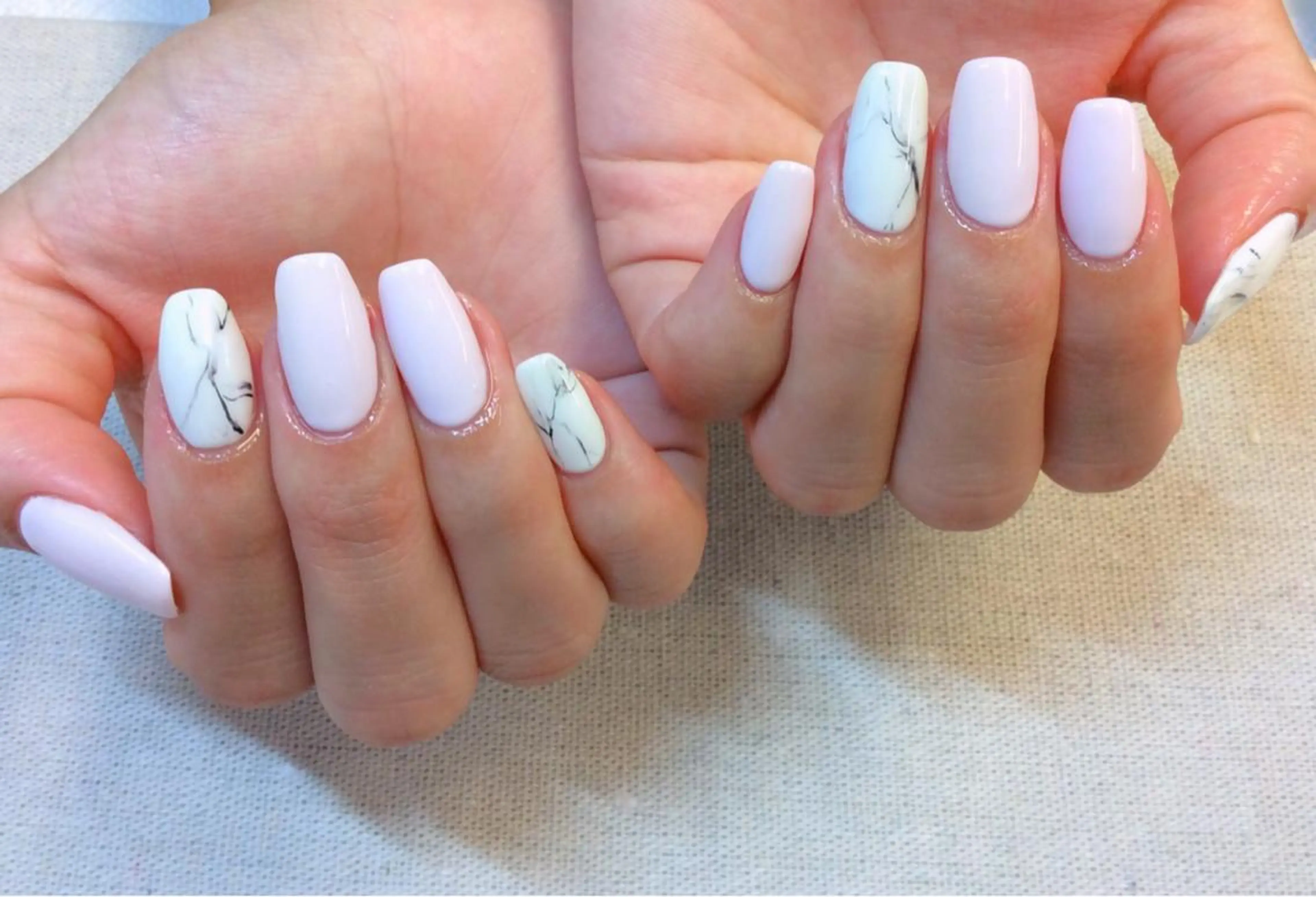 ネイル アートネイル 大理石ネイル(マーブル) シンプルネイル 新橋 ルキナ スタッフのネイルデザイン