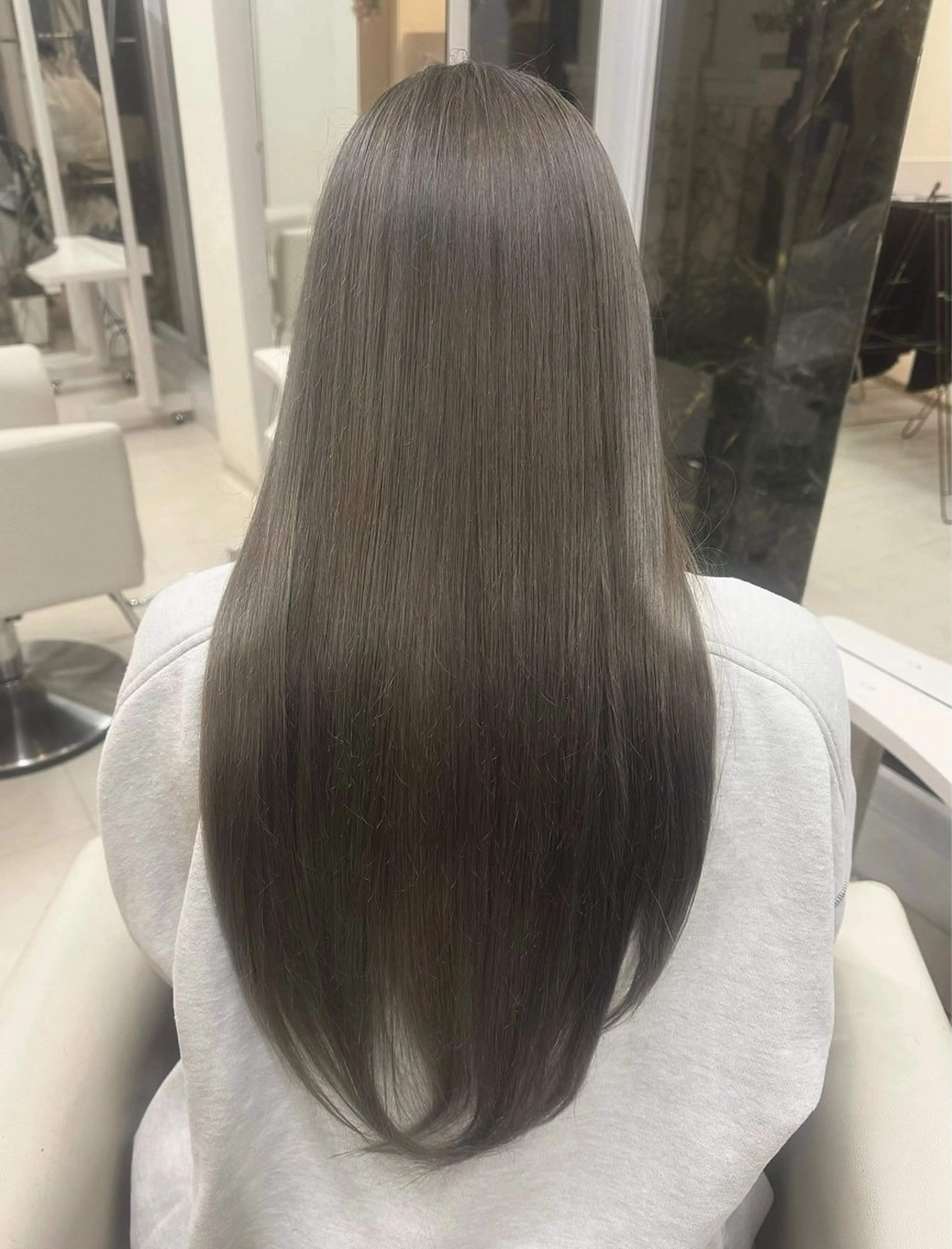 ロング カラー 石黒 晴香のヘアスタイル