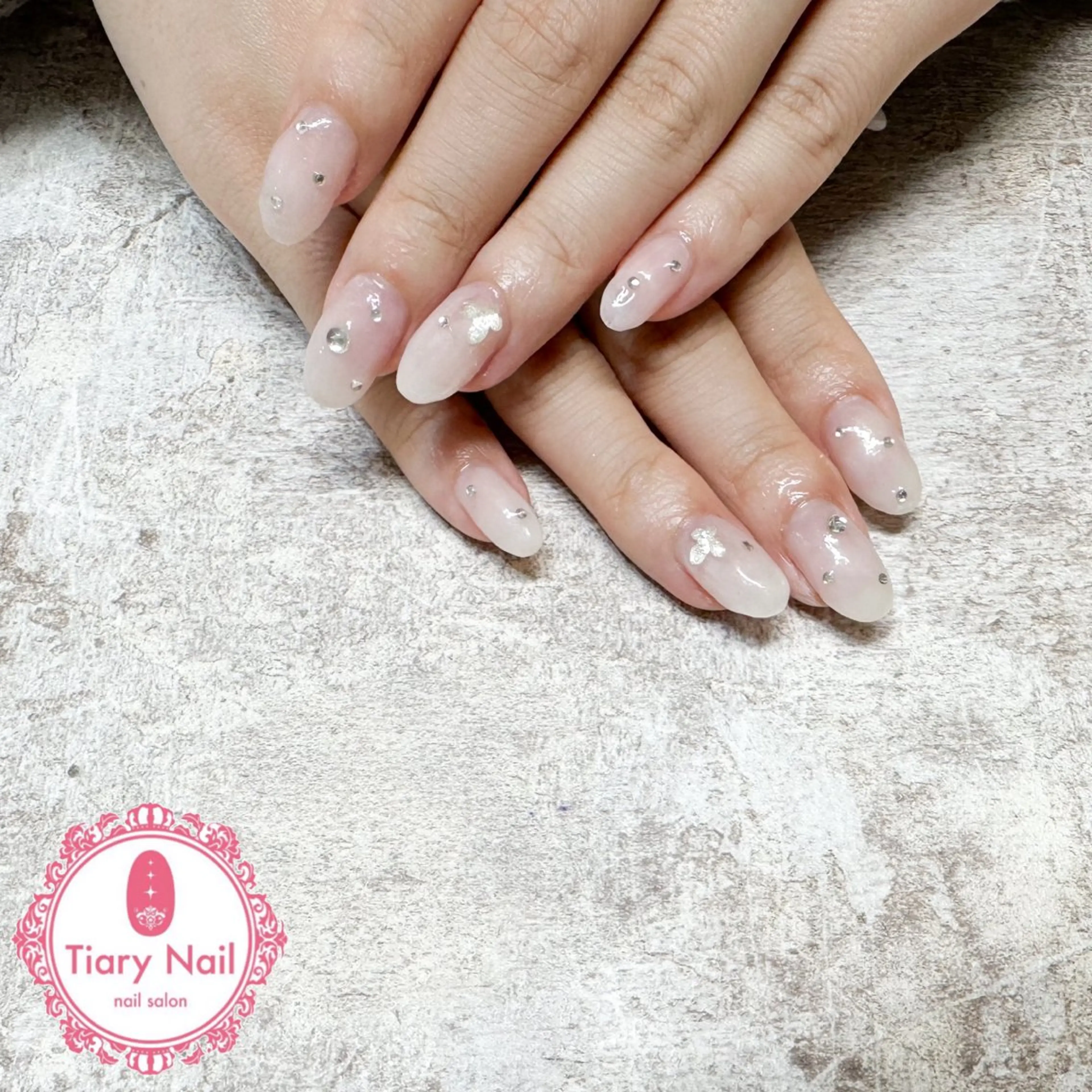 ネイル tiarynail K Kのネイルデザイン