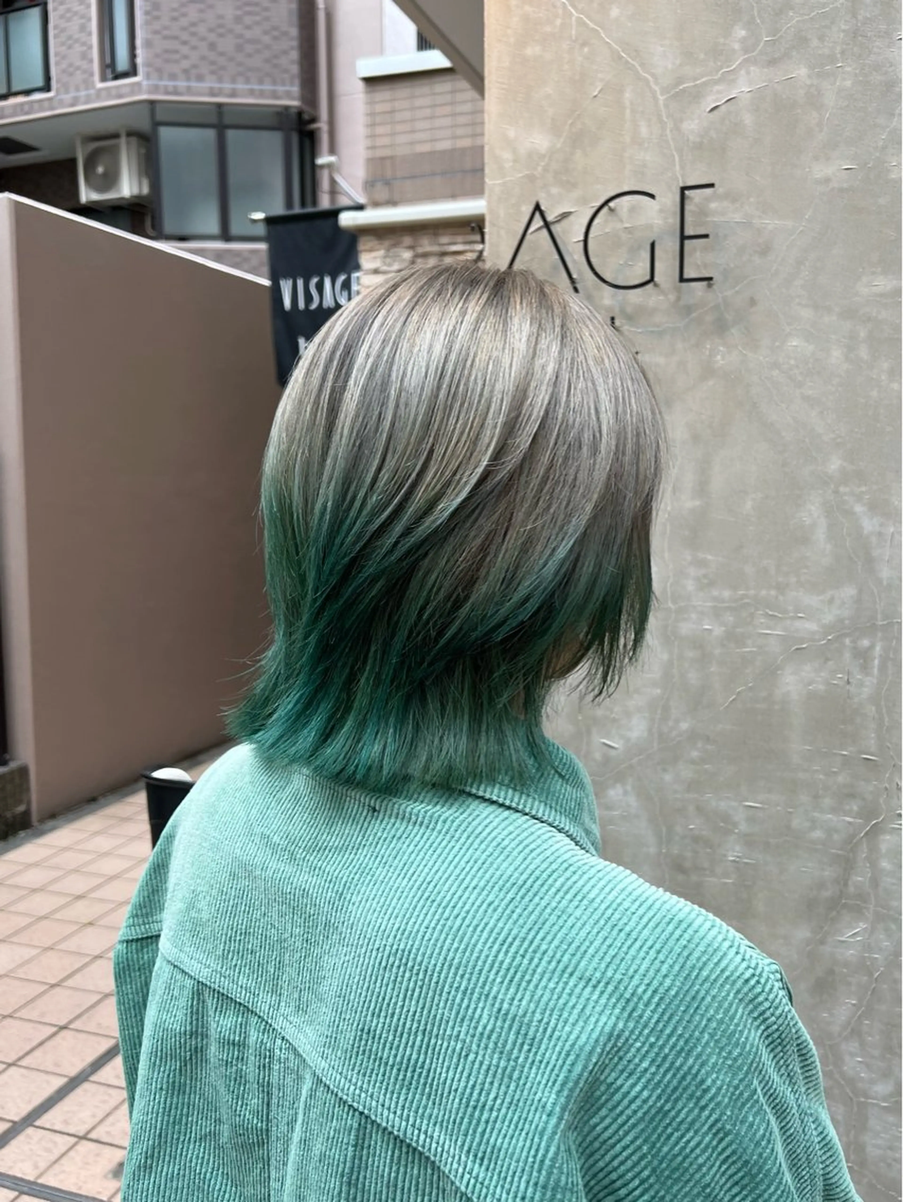 カラー メンズ メンズハイトーン 透明感カラー グラデーションカラー ハイトーンカラー シルバー カット ヘアカラー トリートメント いぐちしょうた🫧 VISAGEbaskのヘアスタイル