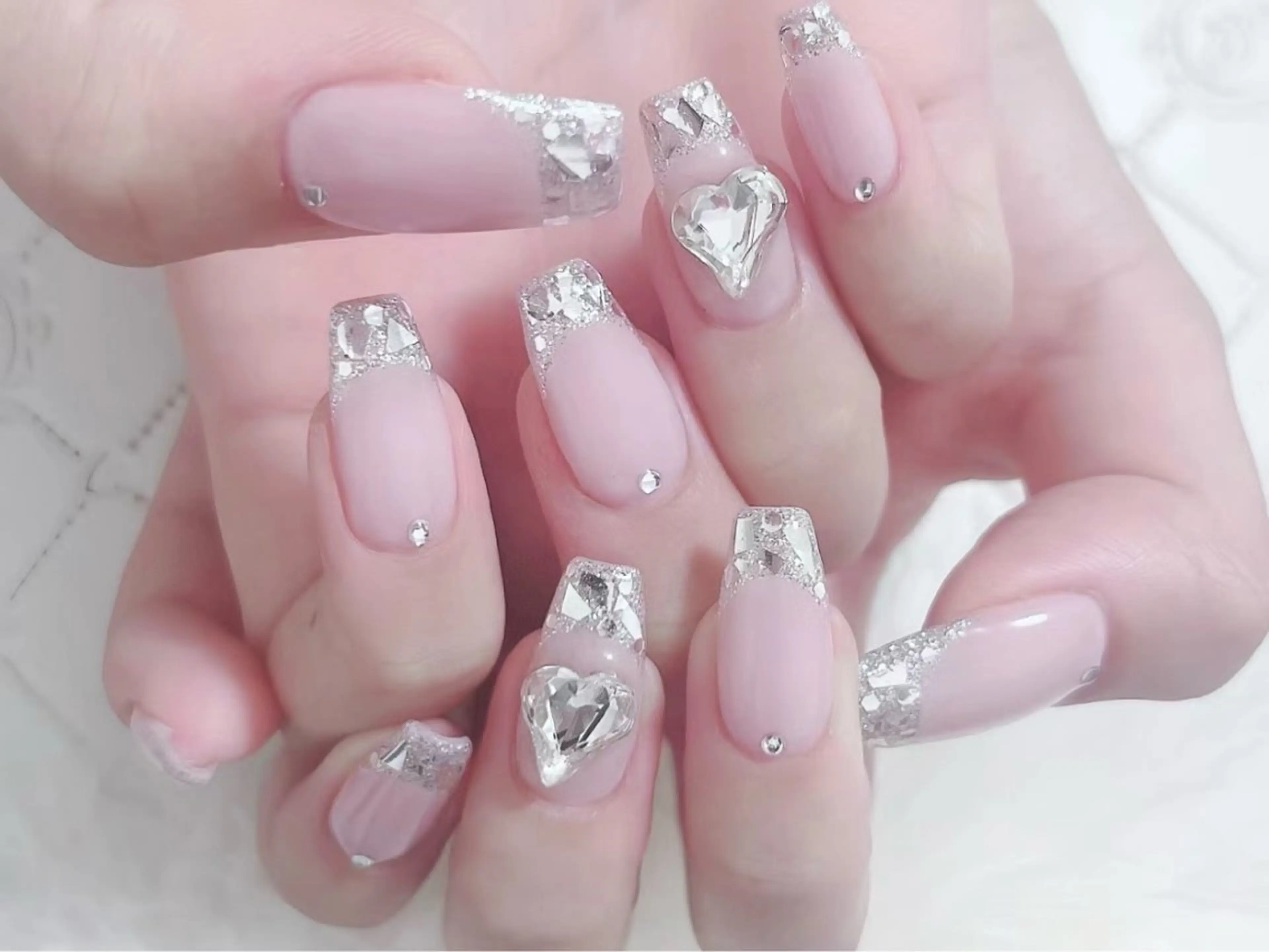 ネイル KARI ネイルサロンのネイルデザイン