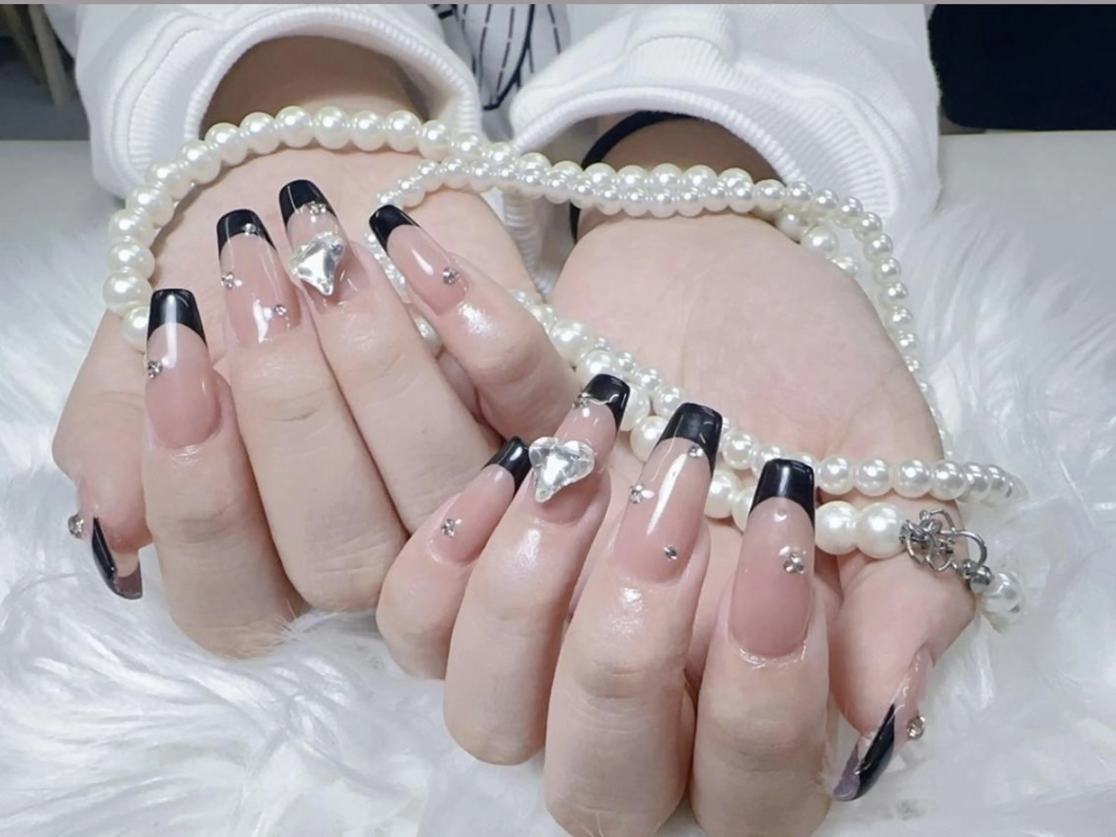 メンズ ネイル アートネイル フレンチネイル ジェルネイル キラキラネイル パラジェル Bloom kabukiのネイルデザイン