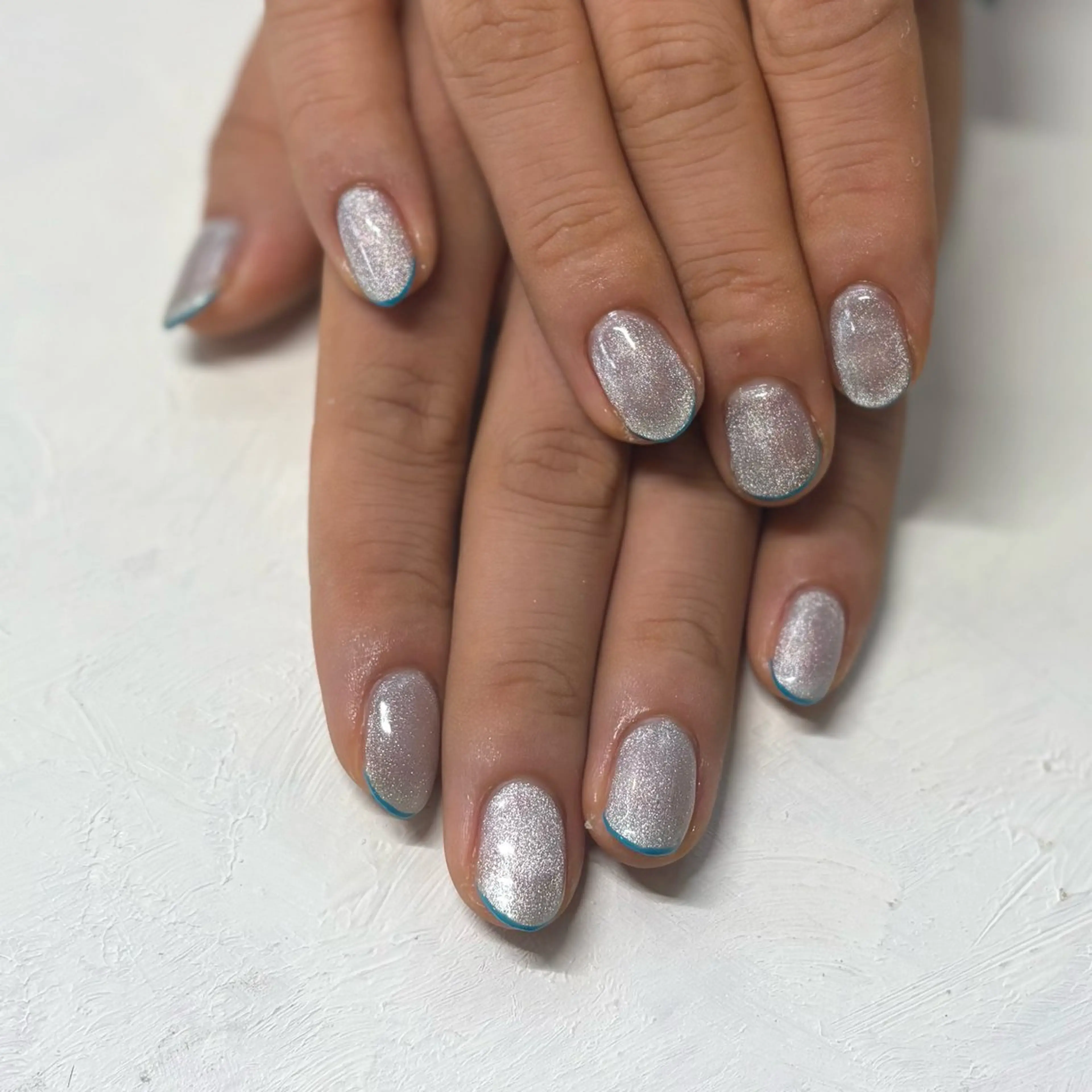 （オフなし）マグネット細フレンチネイルの写真