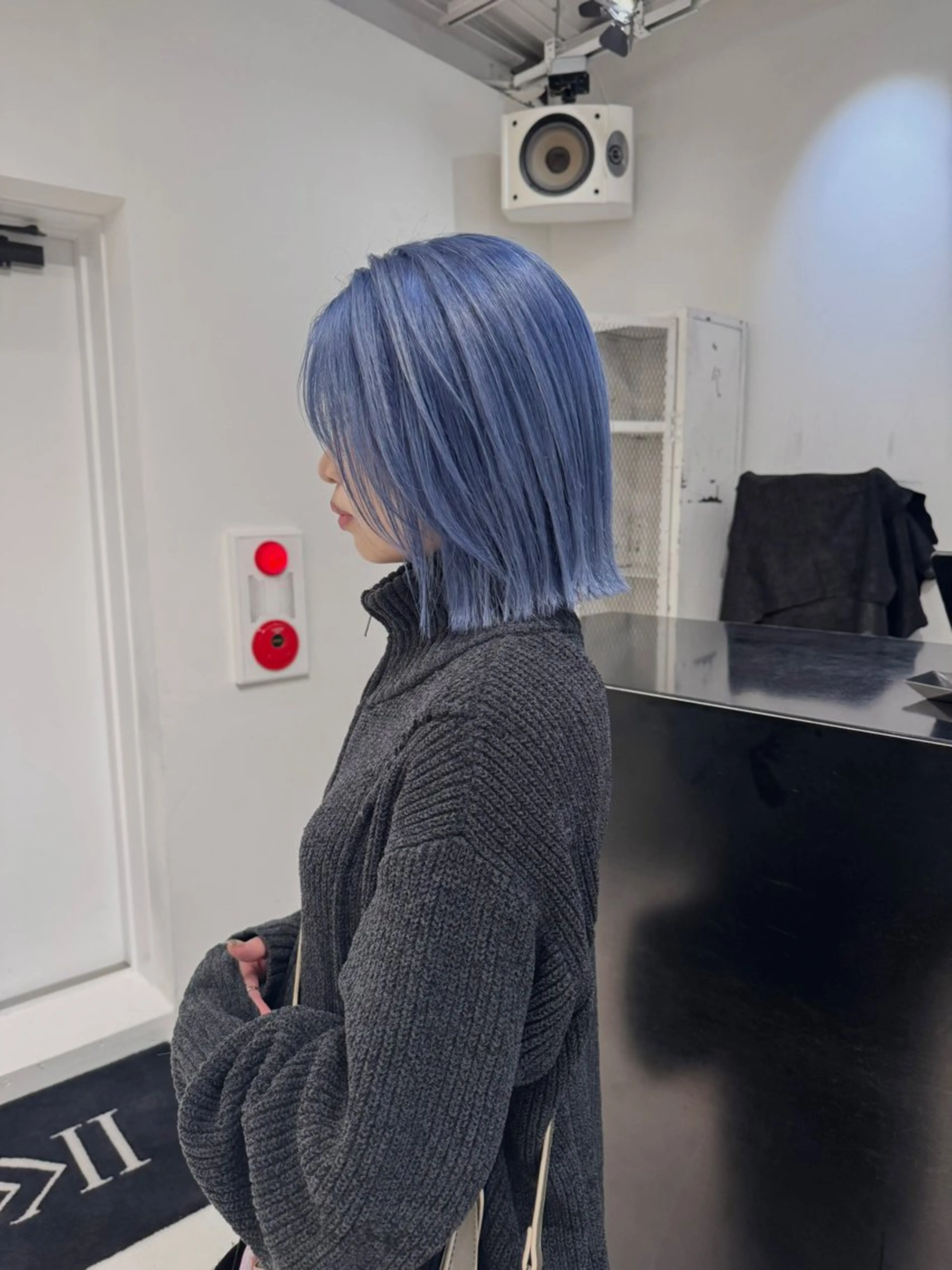 ミディアム カラー ヘアアレンジ ブリーチ ブルーカラー ラベンダーカラー ネイビーカラー カット ヘアカラー トリートメント 艶ハイトーン/ヘア アレンジAYAKAのヘアスタイル