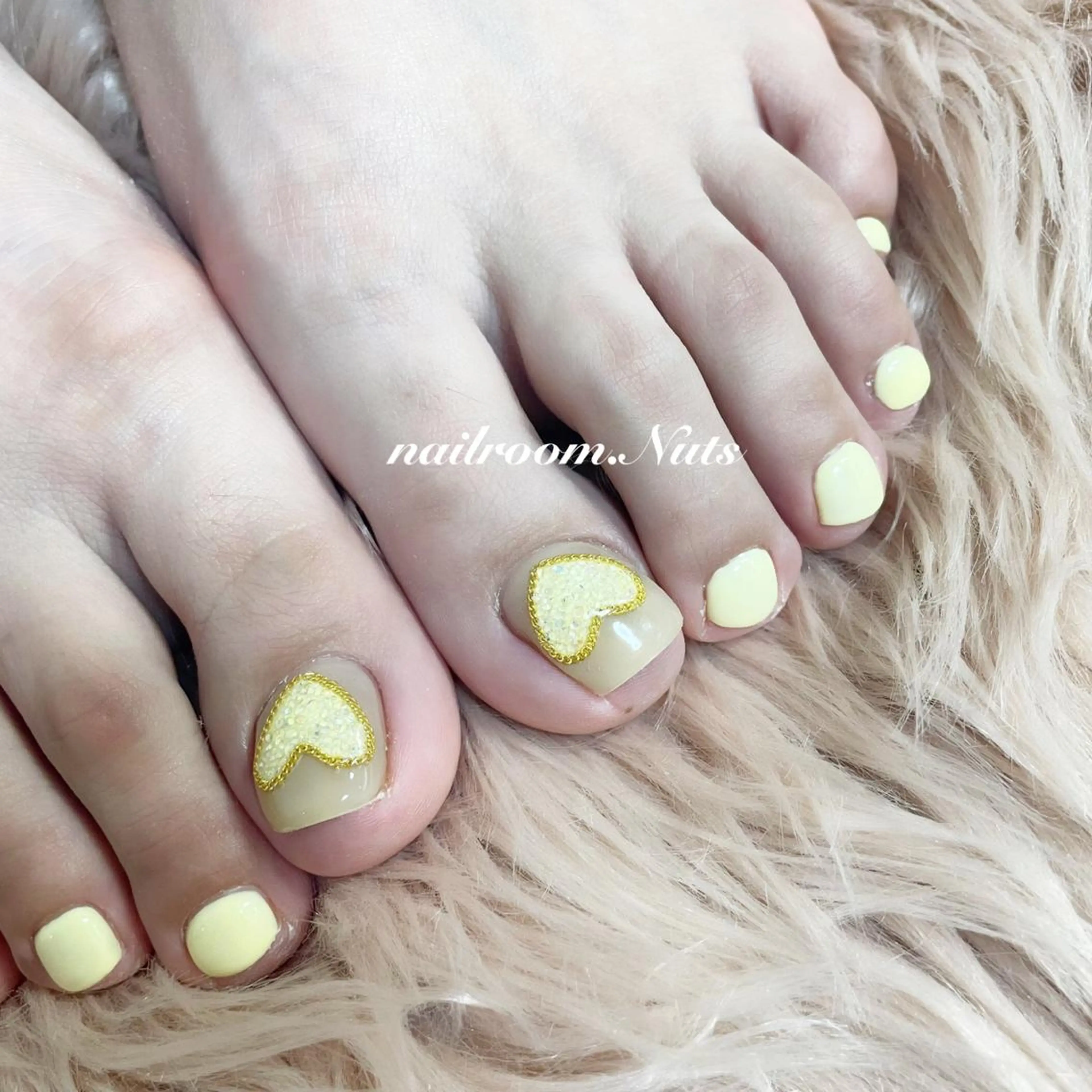 ネイル フットネイル nailsalon Nutsのネイルデザイン