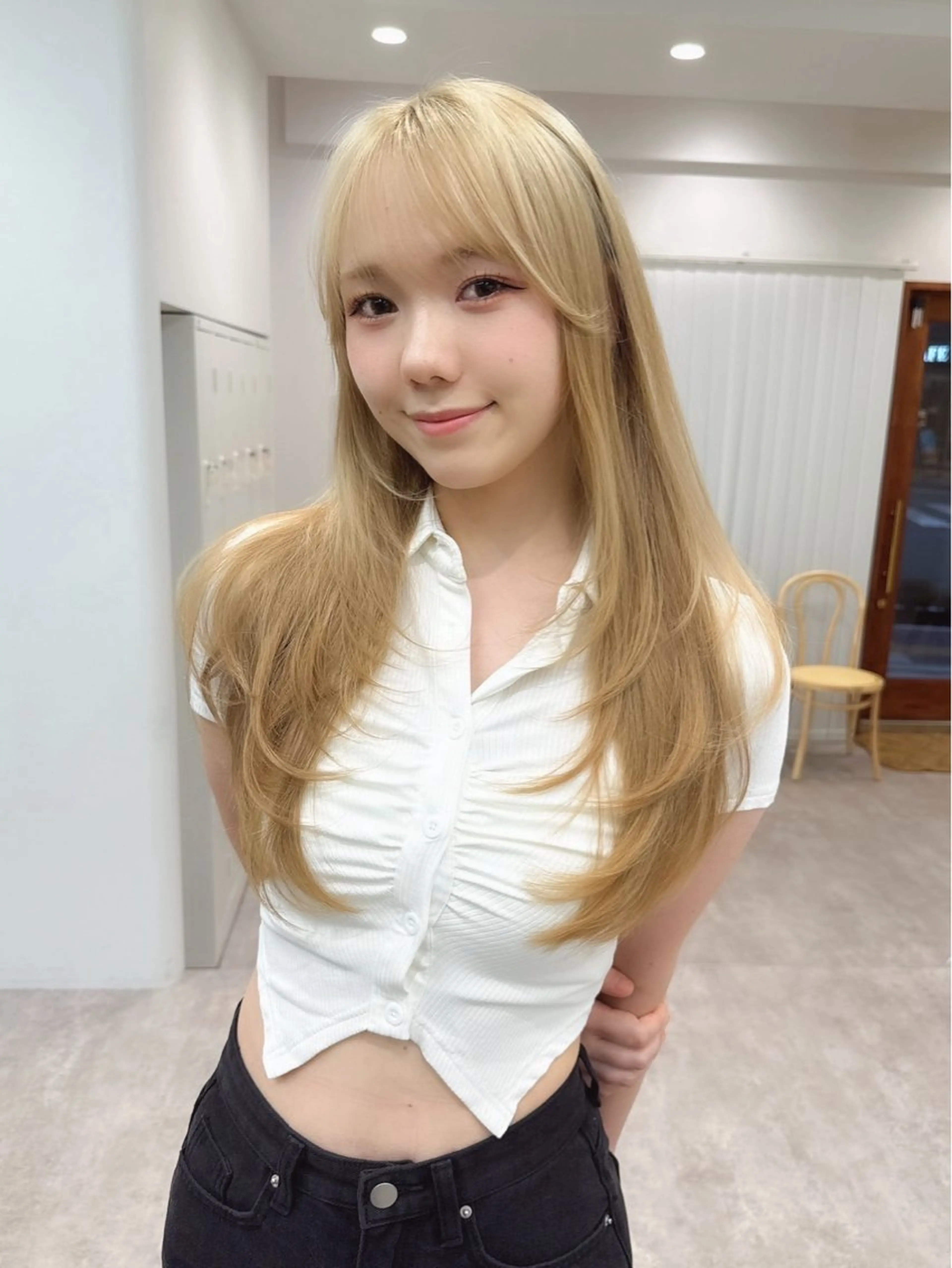 ロング カラー ヘアアレンジ ブリーチ ダブルカラー イヤリングカラー イルミナカラー ブリーチなしカラー 立川レイヤー 透明感カラーaoiのヘアスタイル