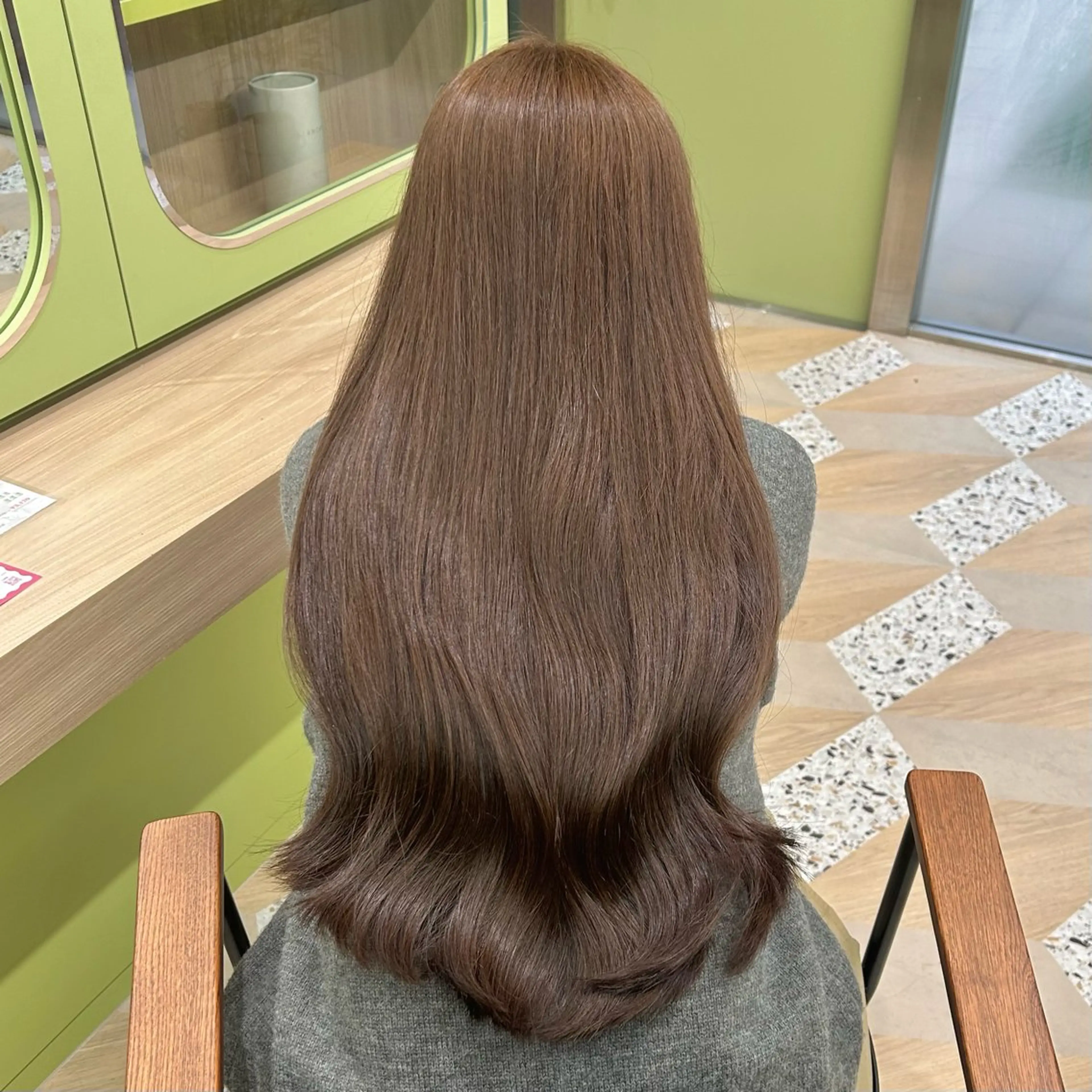 ロング カラー ベージュカラー ブリーチ ブラウンカラー ショコラベージュ 透明感カラー カット ヘアカラー トリートメント ブリーチなしベージュ /ヘアセット/ミユのヘアスタイル