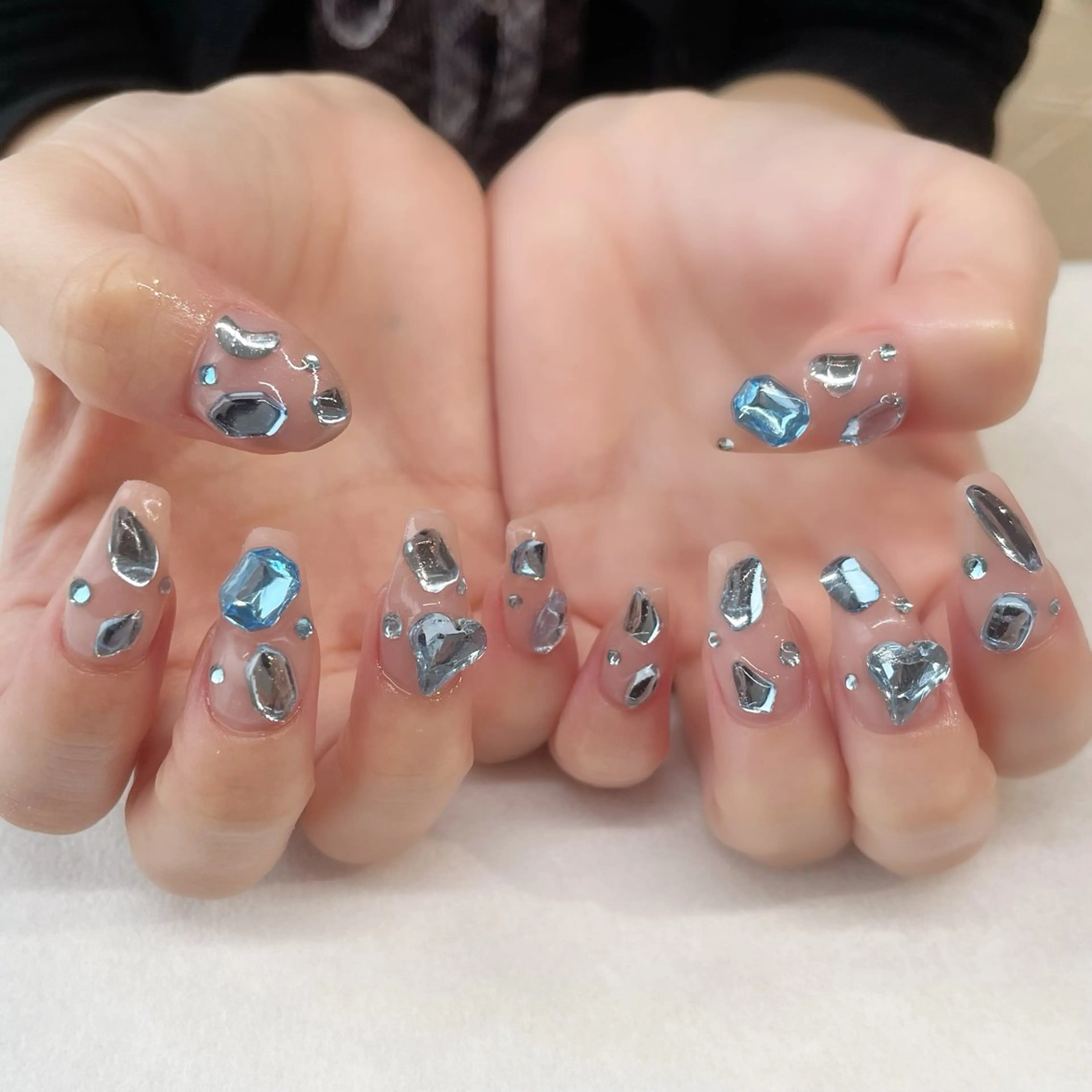 ネイル ハンドネイル 💎🐰 saki. m 🐰💎のネイルデザイン