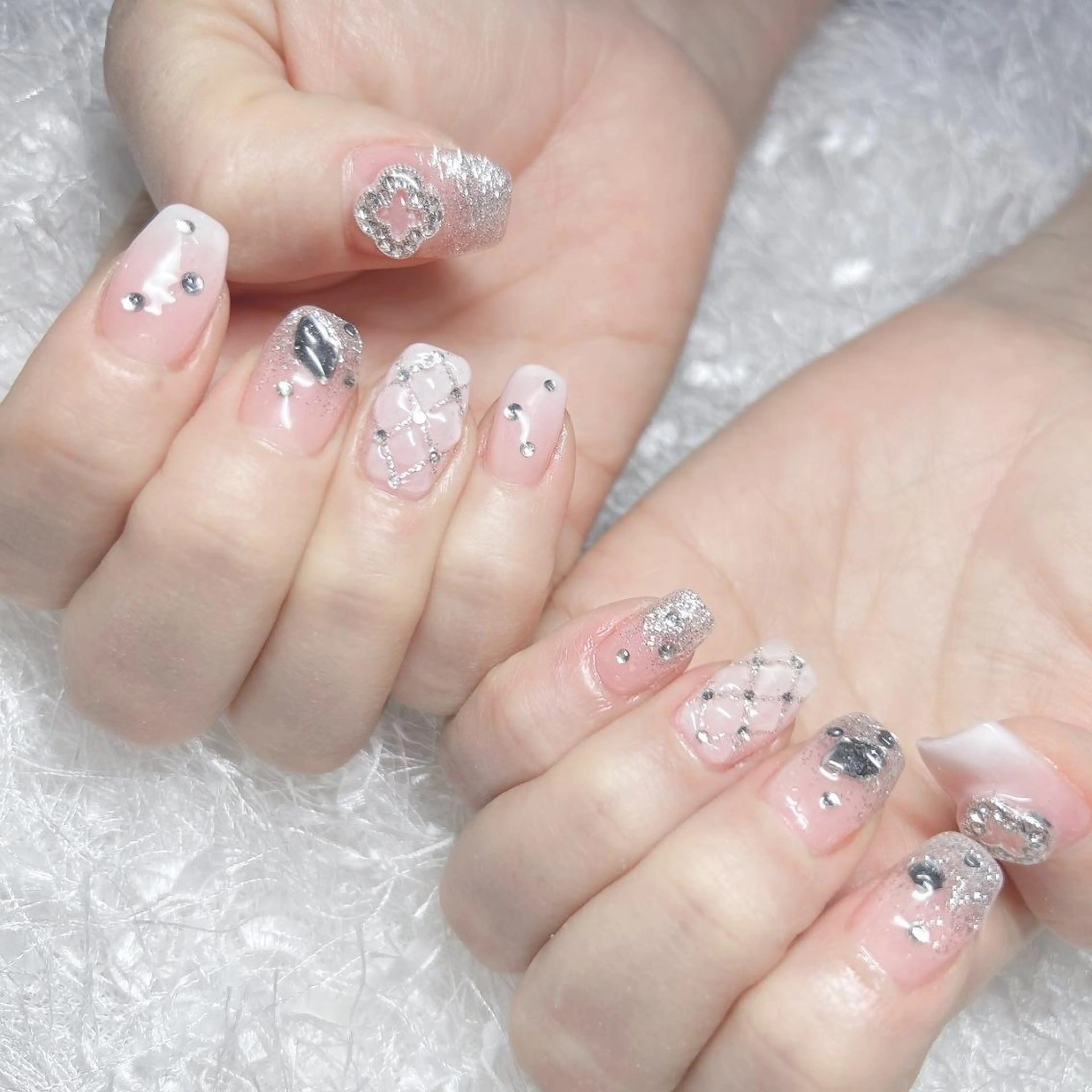 ネイル 長さ出し フレンチネイル ジェルネイル グラデーション 韓国ネイル ハンドネイル Nail&eye Belire 新宿のネイルデザイン