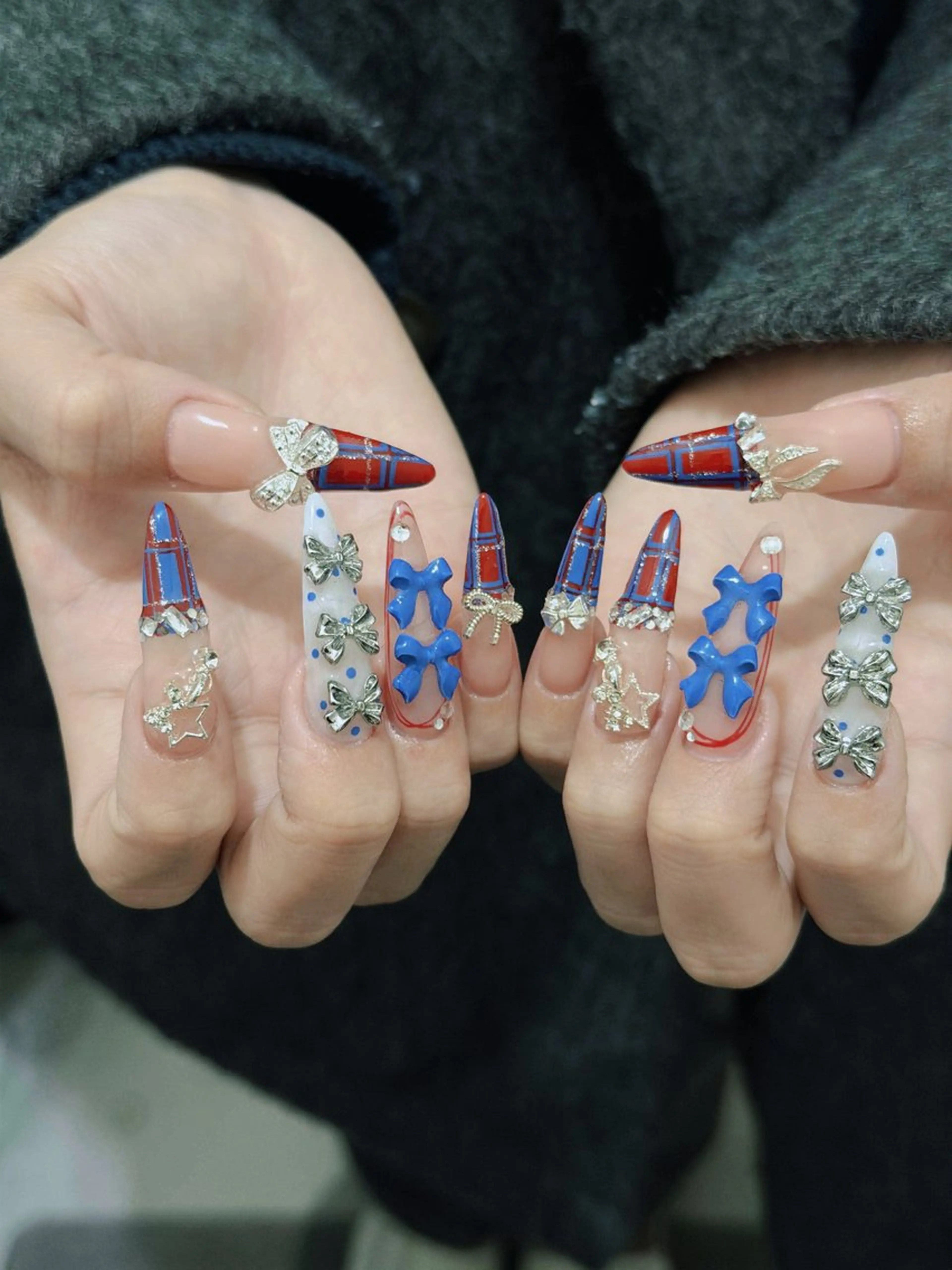 ネイル オーロラネイル ボルドー ブラウン 氷ネイル・うるうるネイル キラキラネイル ハンドネイル Julli ジュリのネイルデザイン