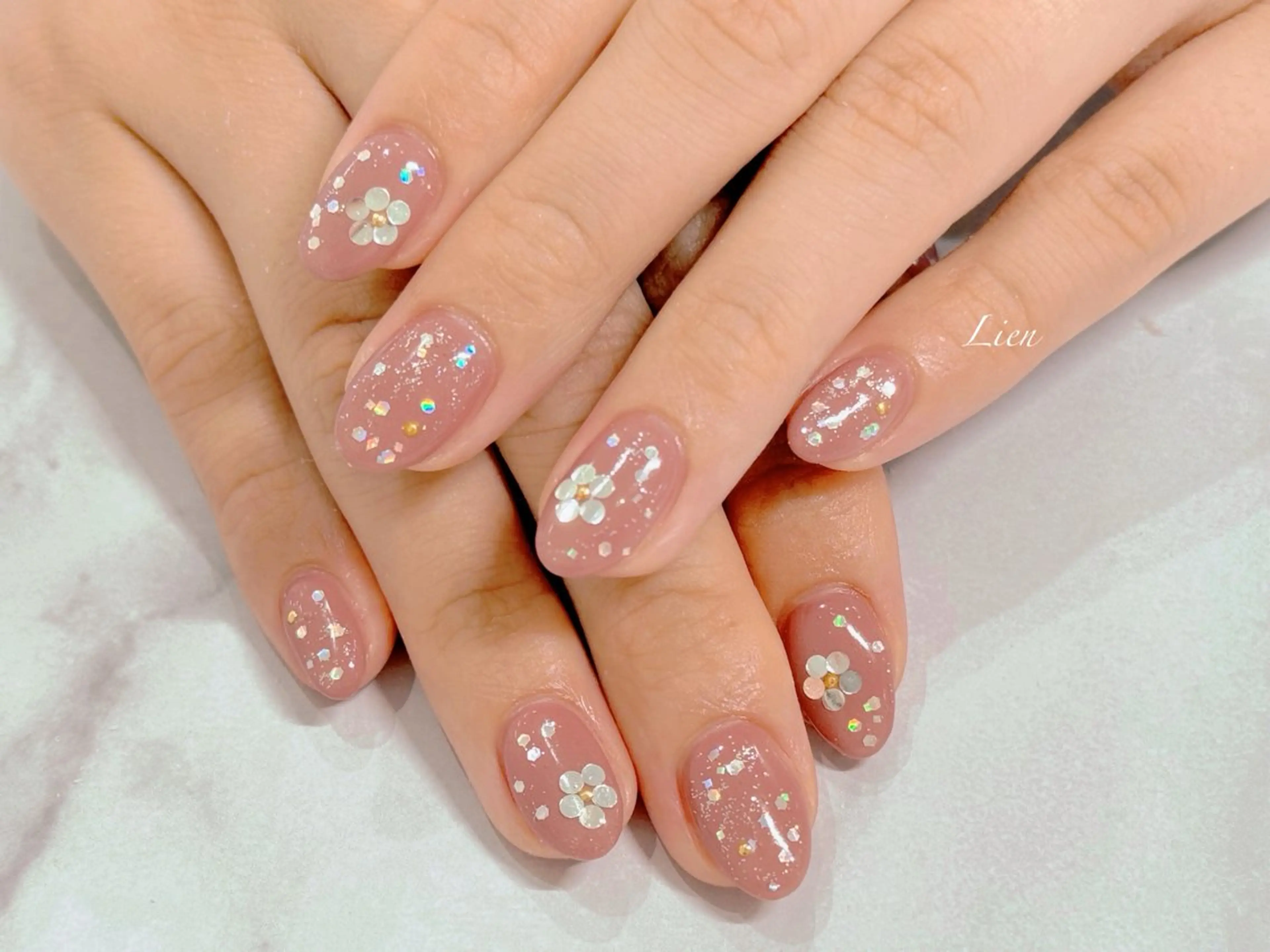 ネイル 長さ出し フットネイル フレンチネイル ジェルネイル ガラスフレンチ ハンドネイル Lien(リアン) 銀座駅6分のネイルデザイン