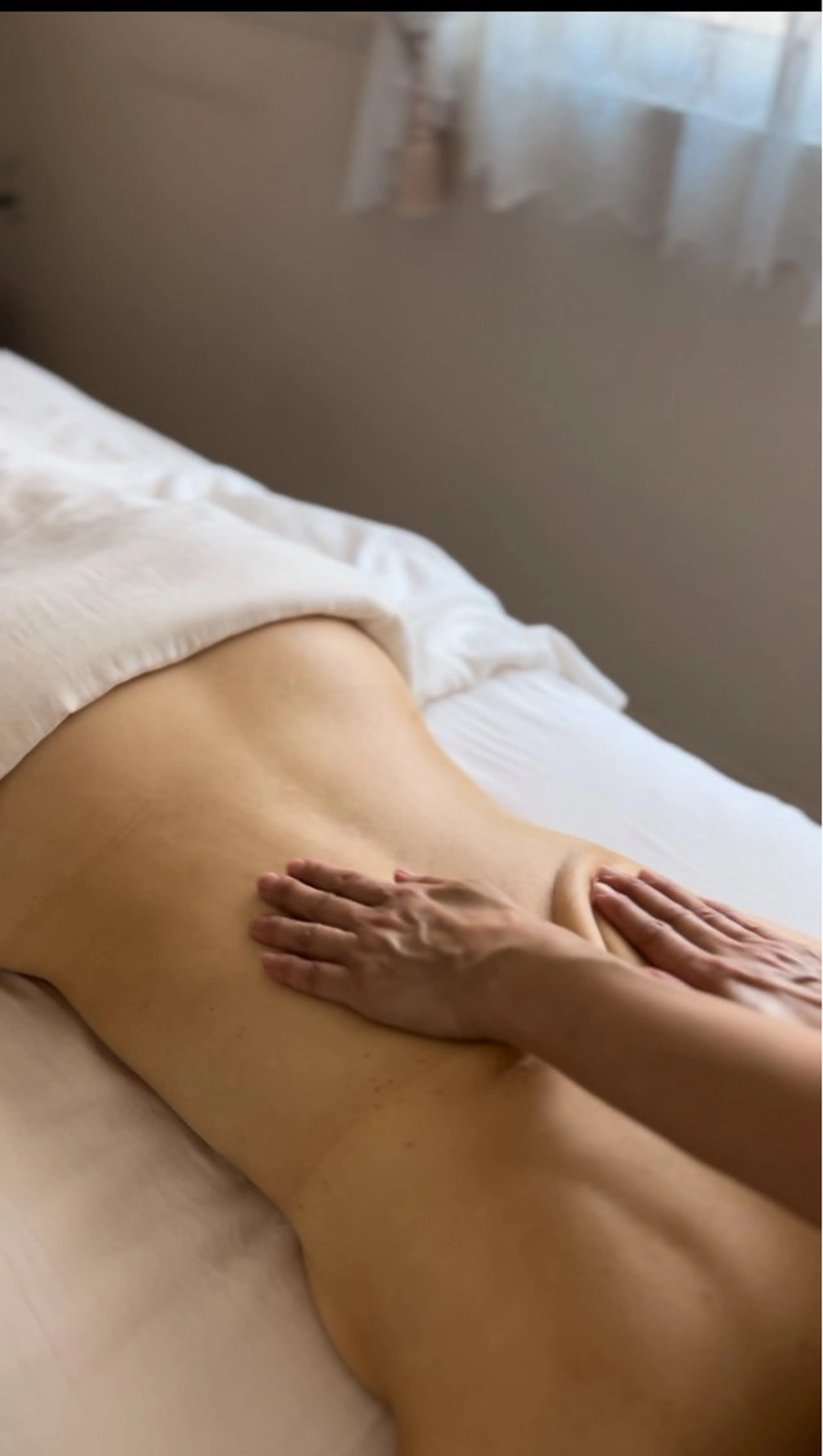 上半身集中コース110分《足浴＋ヘッドスパ30分+上半身オイル60分+アフターティー》の写真