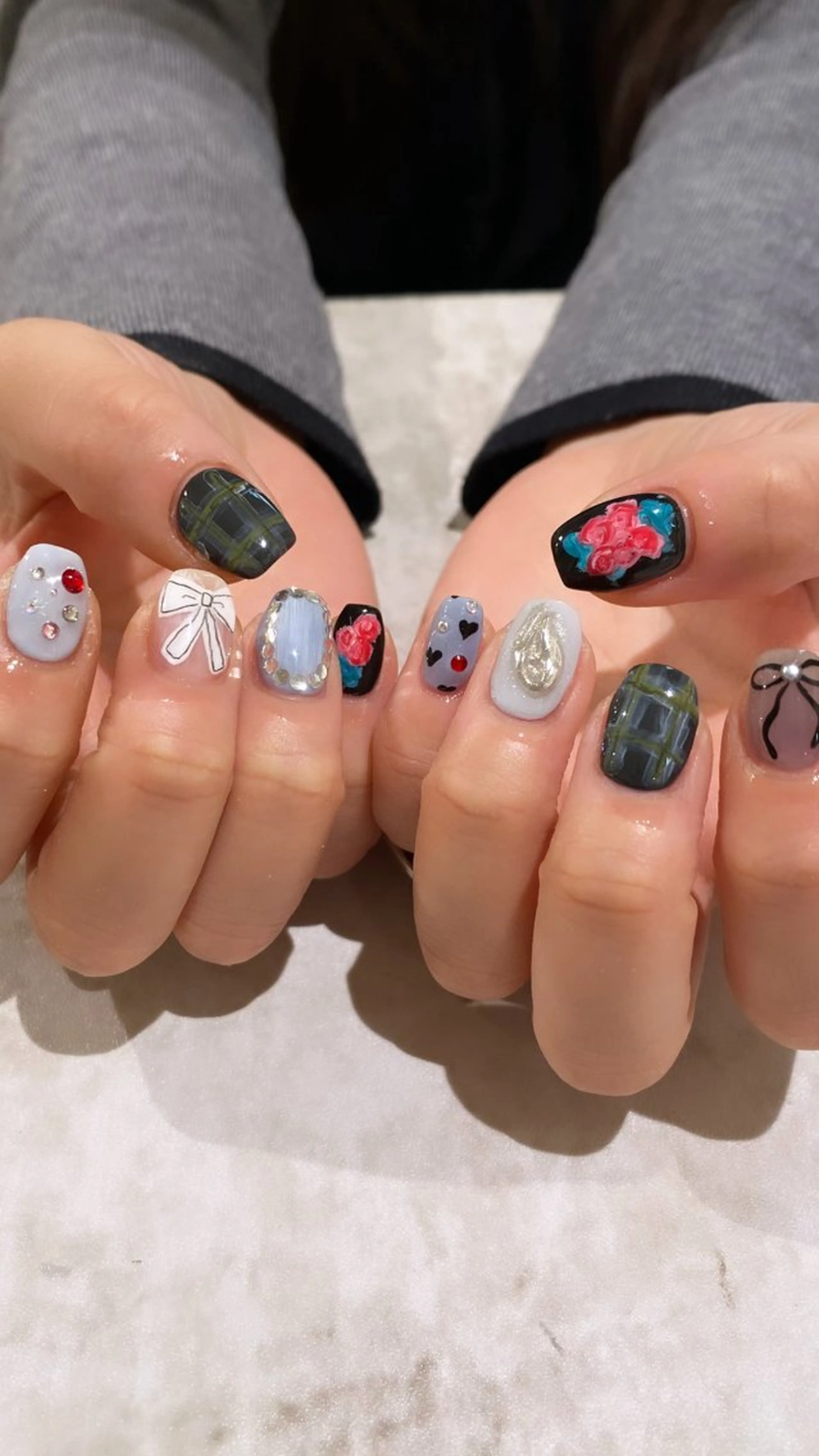 ネイル ハンドネイル 🤍 YUI 🤍のネイルデザイン