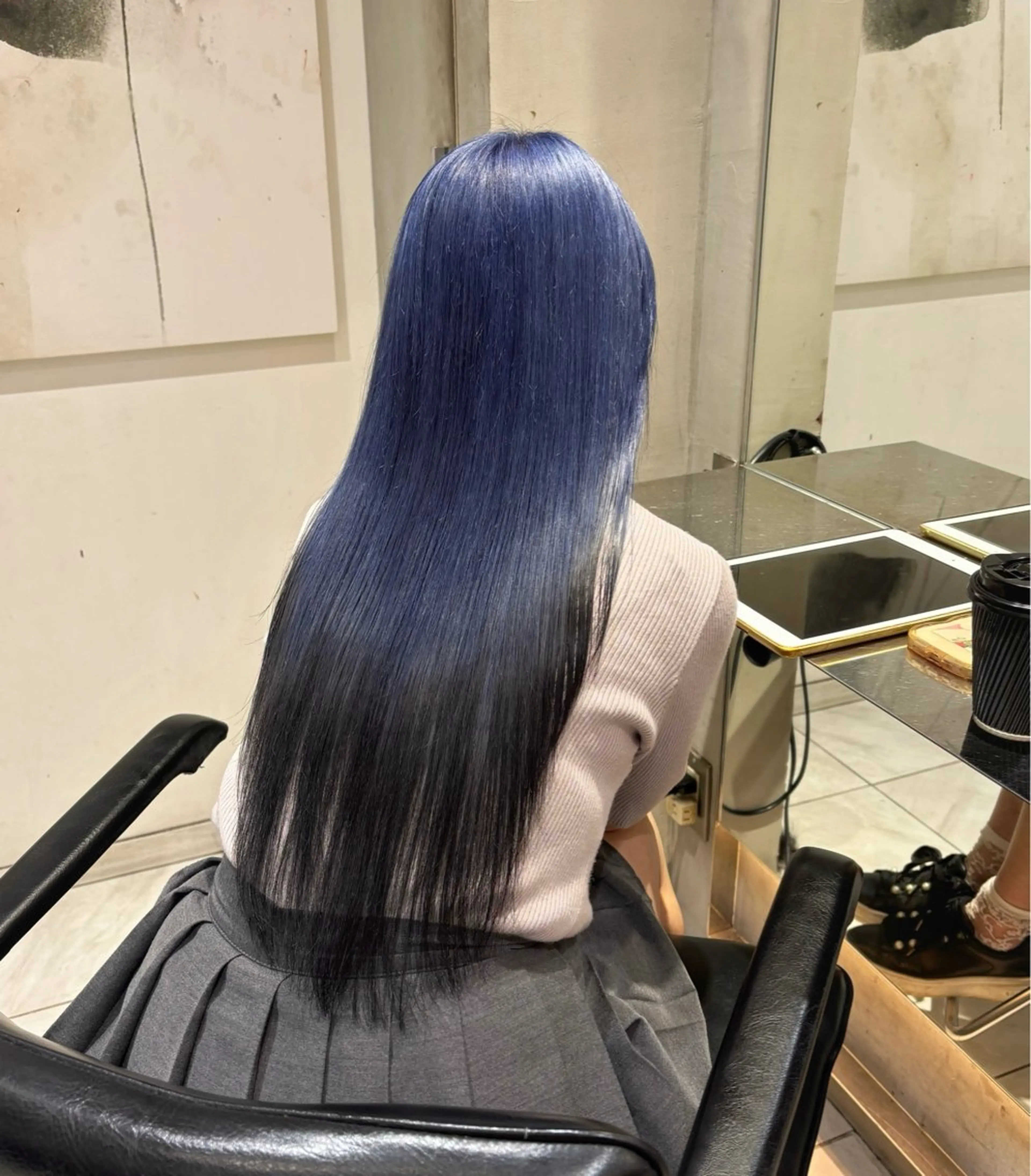 ロング カラー ヘアアレンジ ブリーチ ブルーカラー ネイビーカラー ヘアカラー トリートメント ヘアセット 艶髪/レイヤーカット 🐣misakiのヘアスタイル
