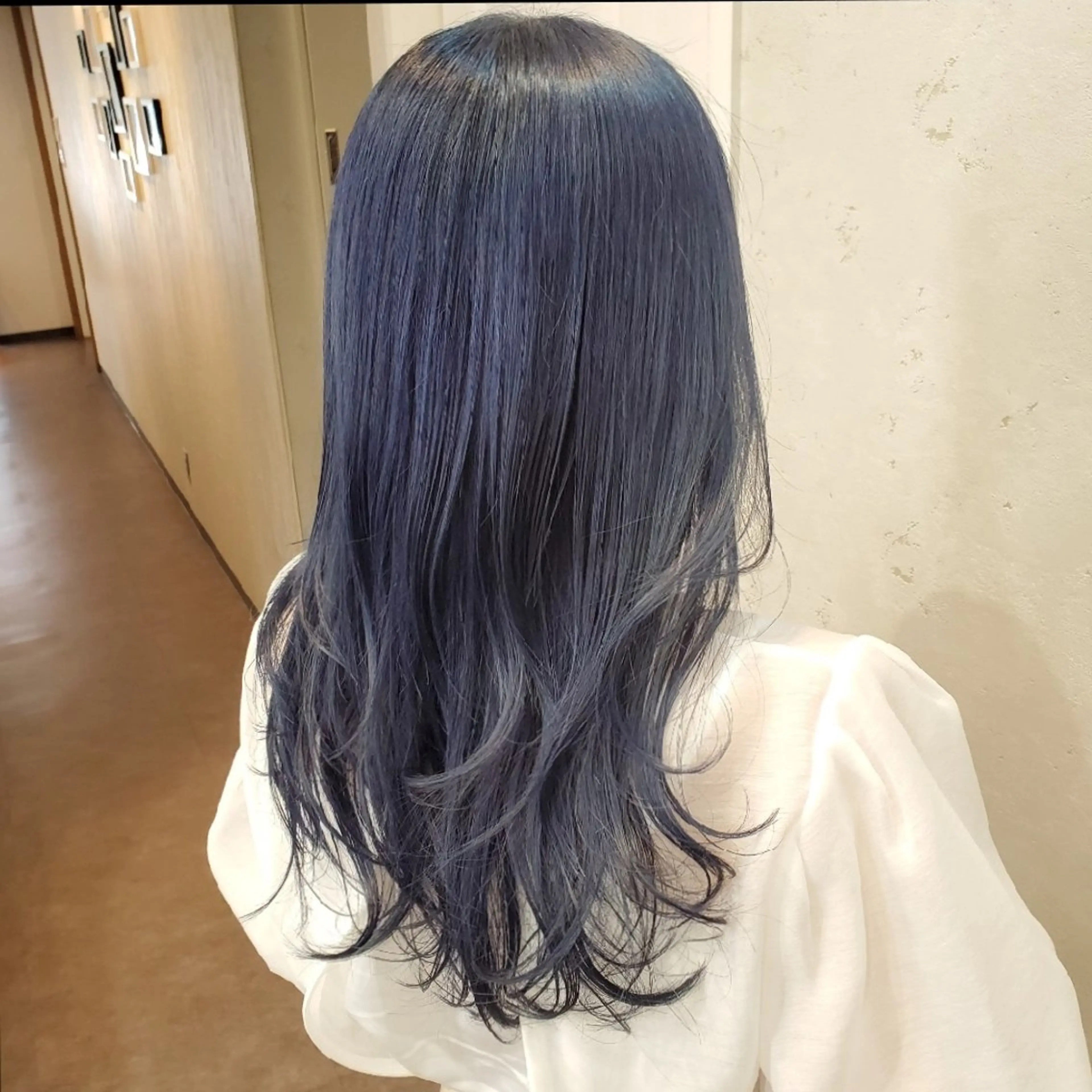 セミロング カラー ブリーチ ブルーカラー ケアブリーチ ネイビーカラー カット ヘアカラー トリートメント 大人女性の救世主💫 溝の口/岡部彩夏のヘアスタイル