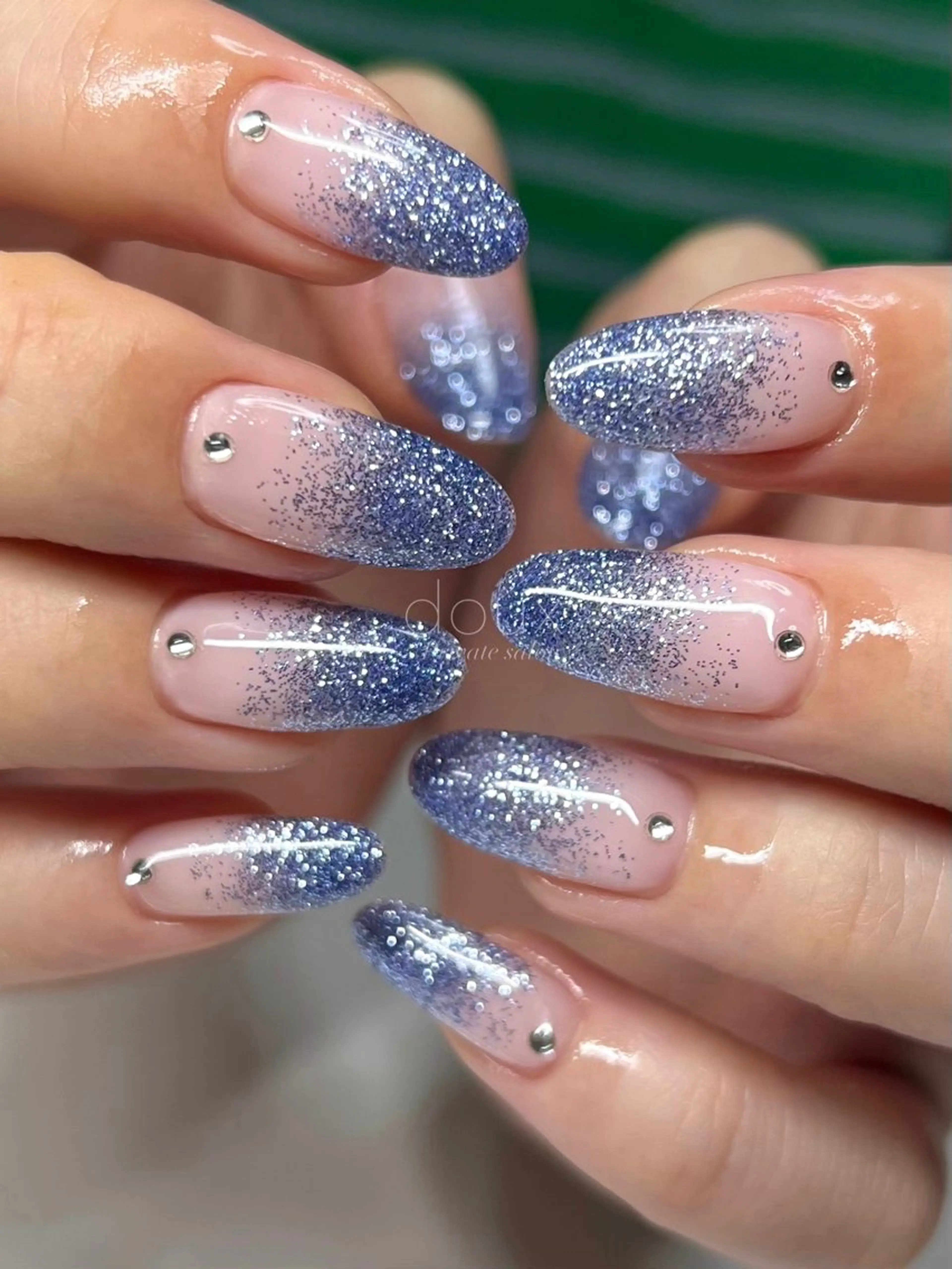 ネイル フットネイル グラデーション キラキラネイル 韓国ネイル オフィスネイル ハンドネイル doux. nailのネイルデザイン