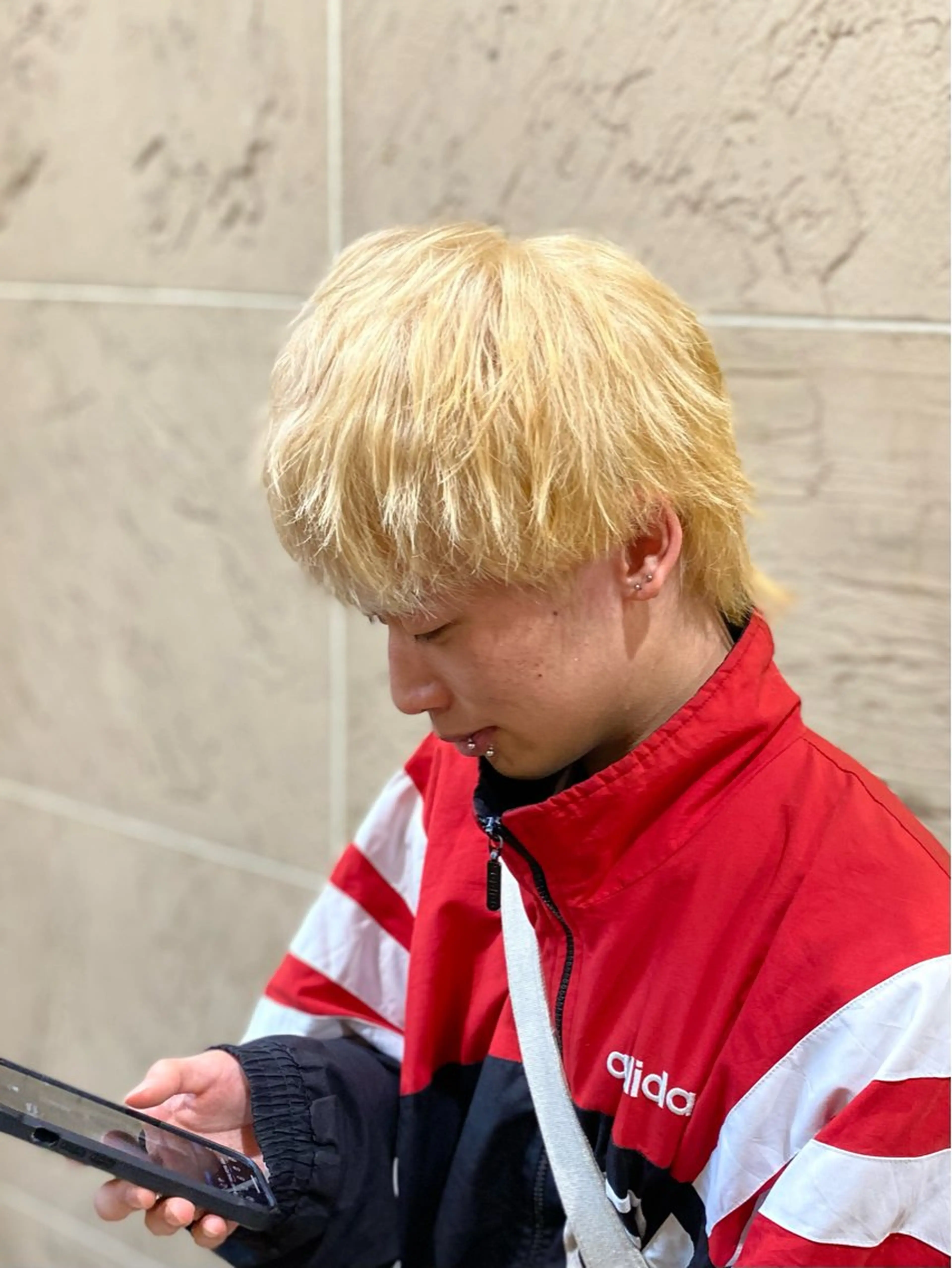 ショート カラー ブリーチ 伊藤 裕也のヘアスタイル