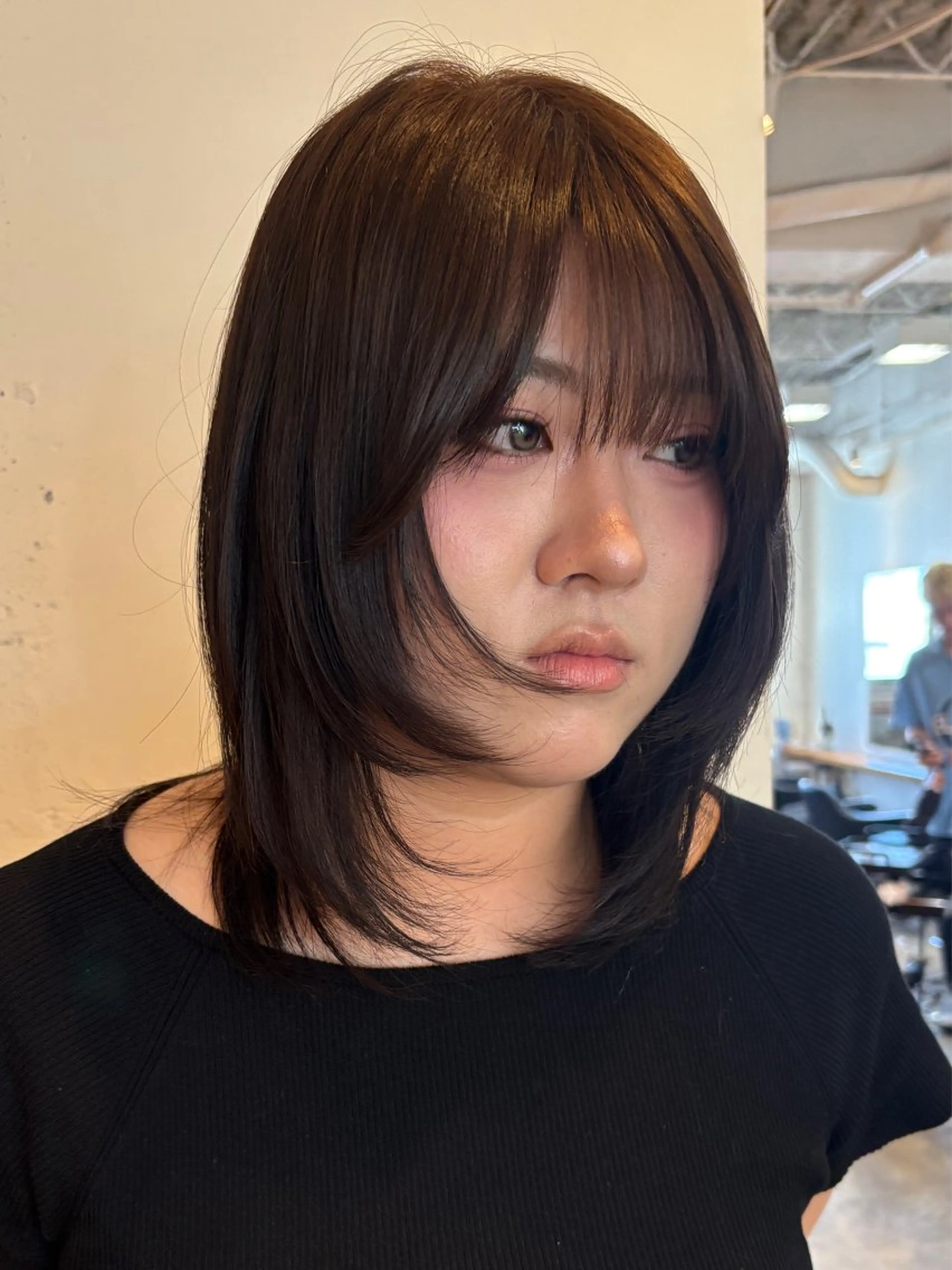 ミディアム カラー カット ヘアカラー トリートメント RIN／韓国ヘア レイヤーカットのヘアスタイル