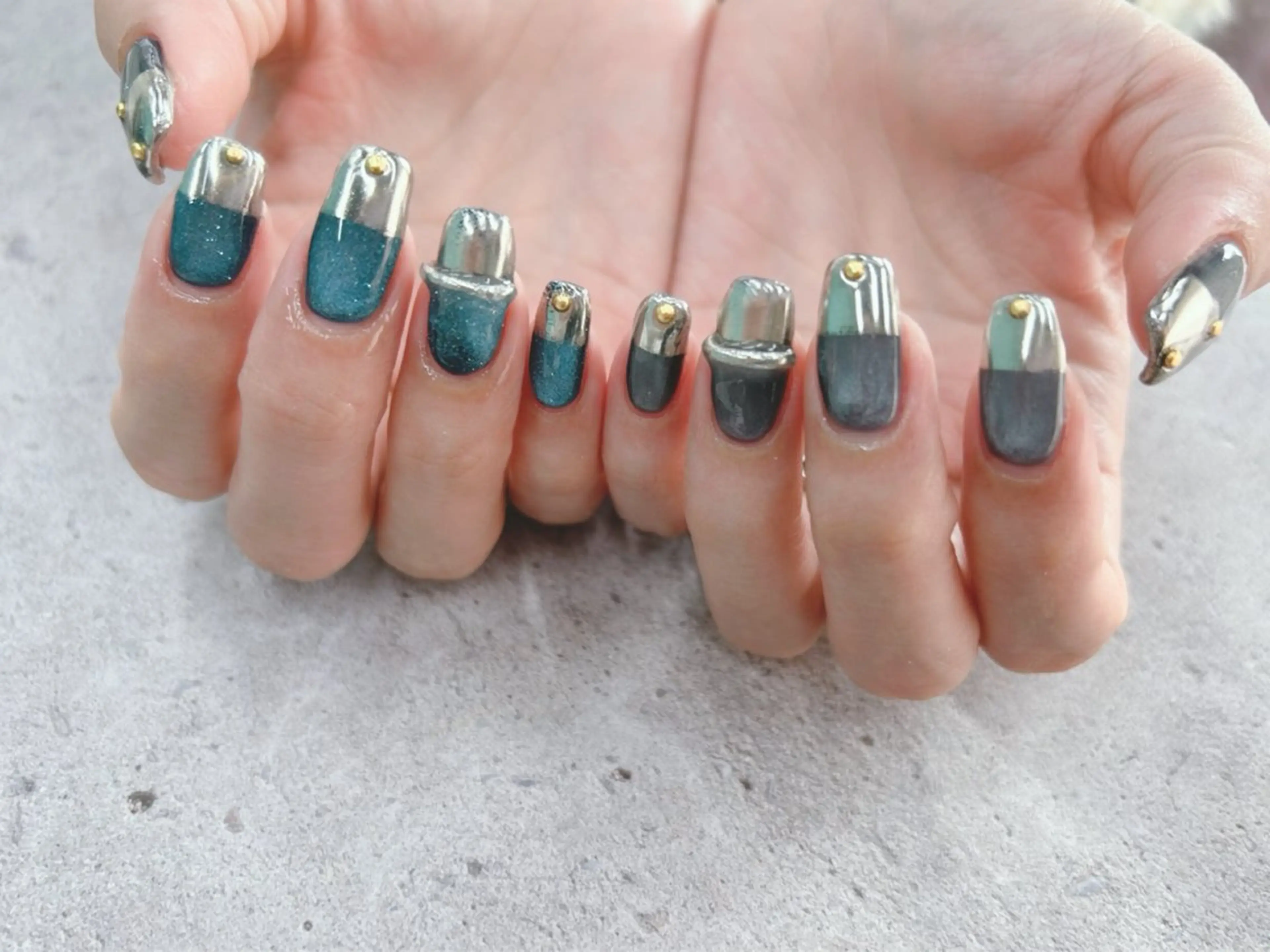 ネイル フレンチネイル マグネットネイル ミラーネイル ハンドネイル Nail Salon agré所属・agré ネイルサロン　アグレのネイルデザイン