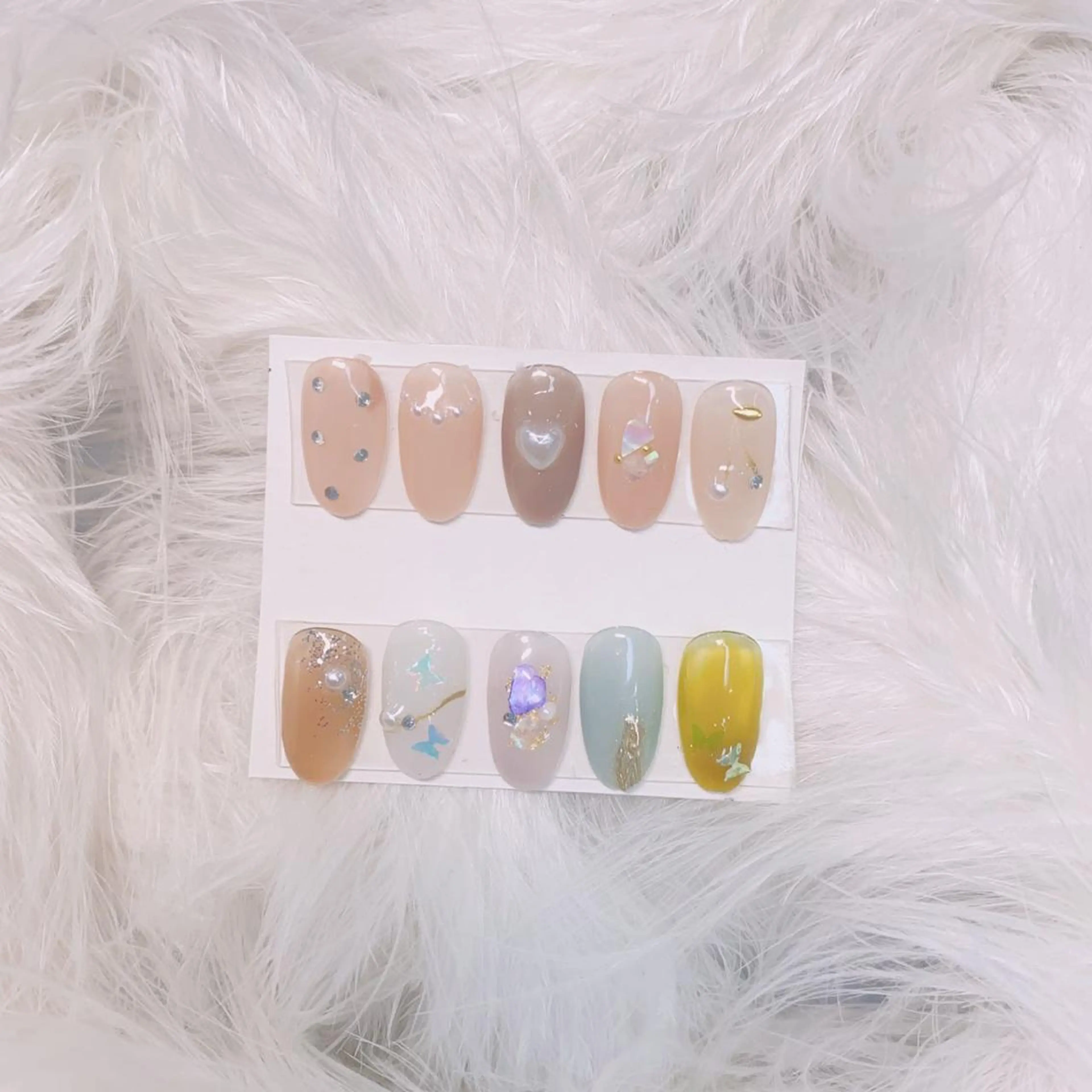 🤩シア系ニュアンスネイル、アート2本コース🎊初回オフ無料🌟自店付け替えオフ無料の写真